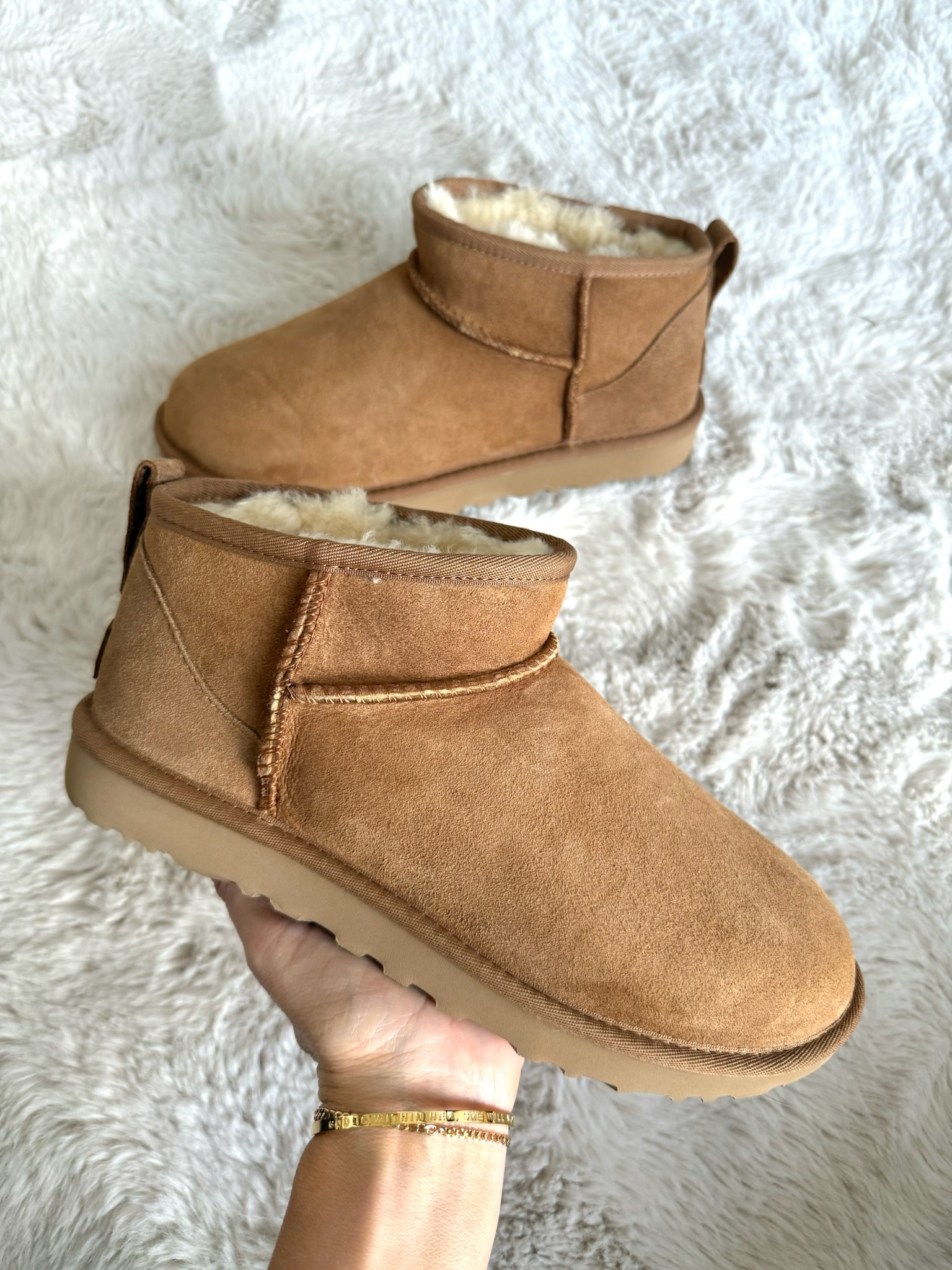 Gifts for her! Keep her cozy this fall with these adorable Ugg boots! ♥️🎄

#LTKGiftGuide #LTKStyleTip #LTKHoliday