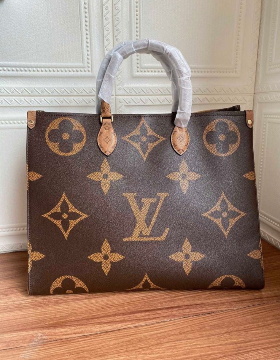 On the go MM reverse monogram 