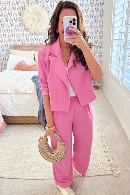 Wearing a medium in the Amazon blazer and pant set that comes in so many color ways! 
.


#LTKover40 #LTKworkwear #LTKstyletip