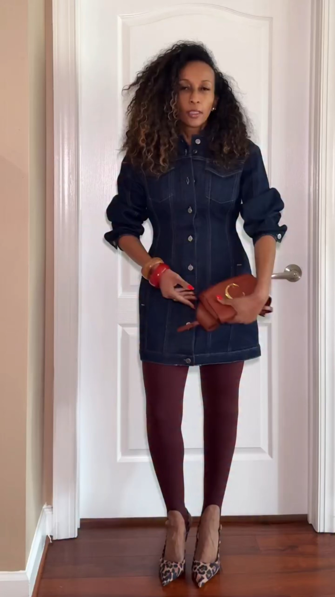 Four day old hair, no makeup, still serving structure and style. Denim dresses do not get a season off. Cold weather just means better layering. Denim plus pumps will always be that girl.

Comment “denim” if you want link sent to you DM

denim dress outfit, cold weather style, winter layering look, pumps styling, city chic fashion