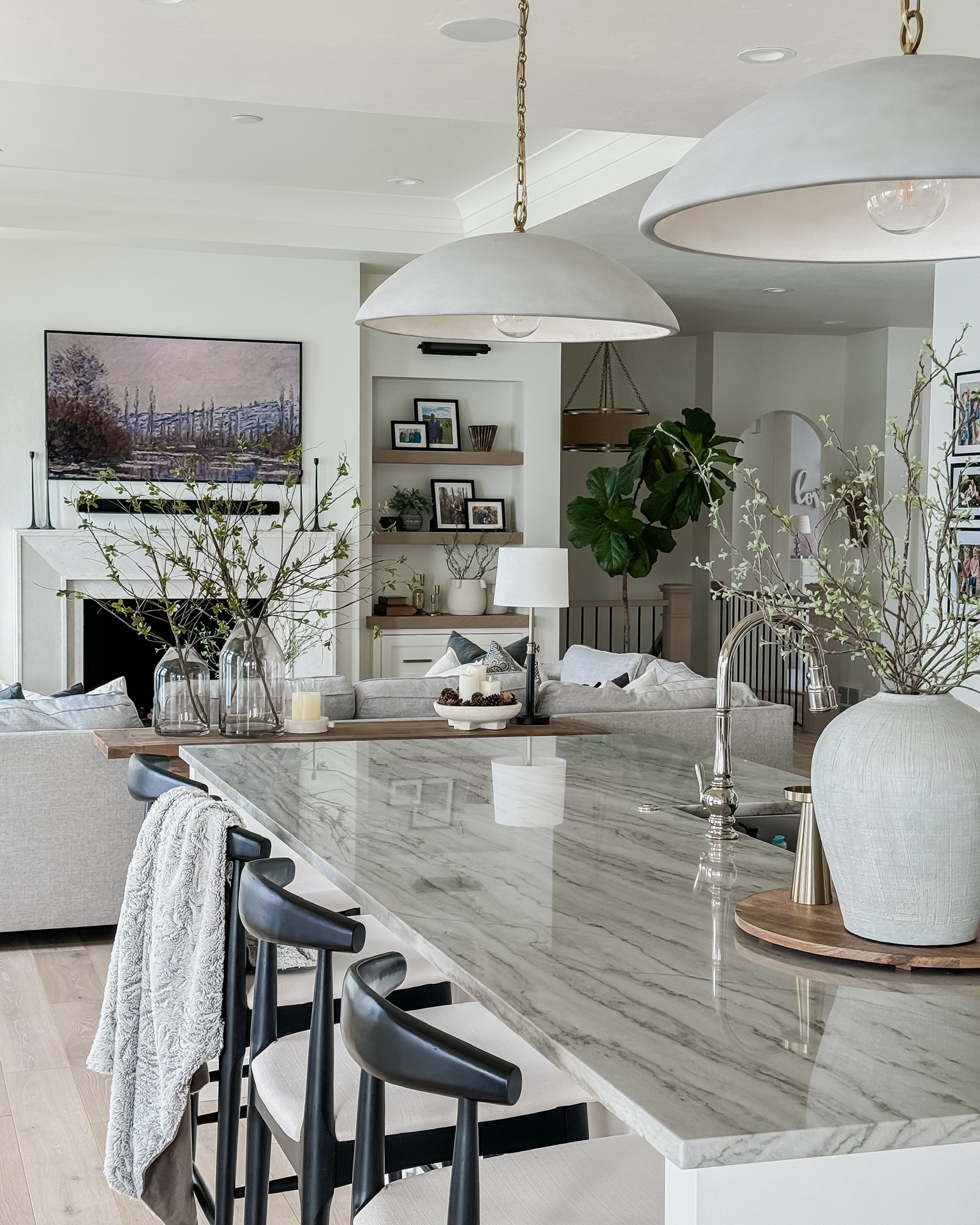 A lakefront home remodel with light and airy, coastal vibes.

#homeremodel #homedecor

#LTKHome