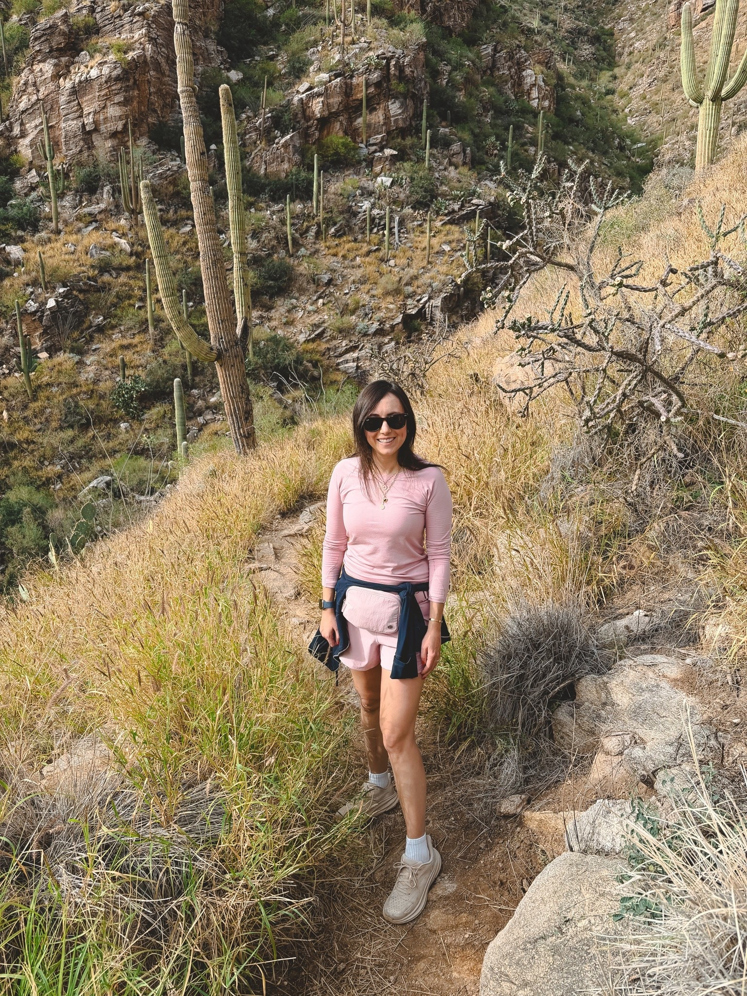 Lululemon pink haze set for hiking



#LTKFindsUnder100 #LTKootd #LTKfitnessgoals