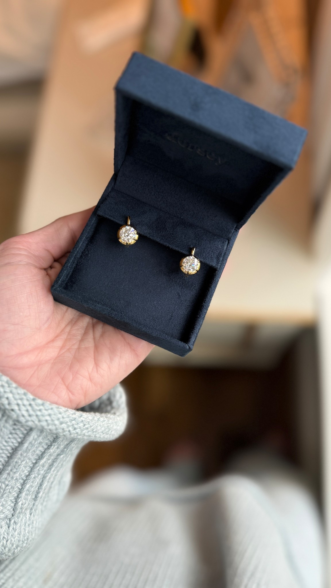 Everyday earrings — simple but not boring by @Dorsey ✨ These are the medium size


gold earrings, every day earrings, simple earrings, everyday jewelryy