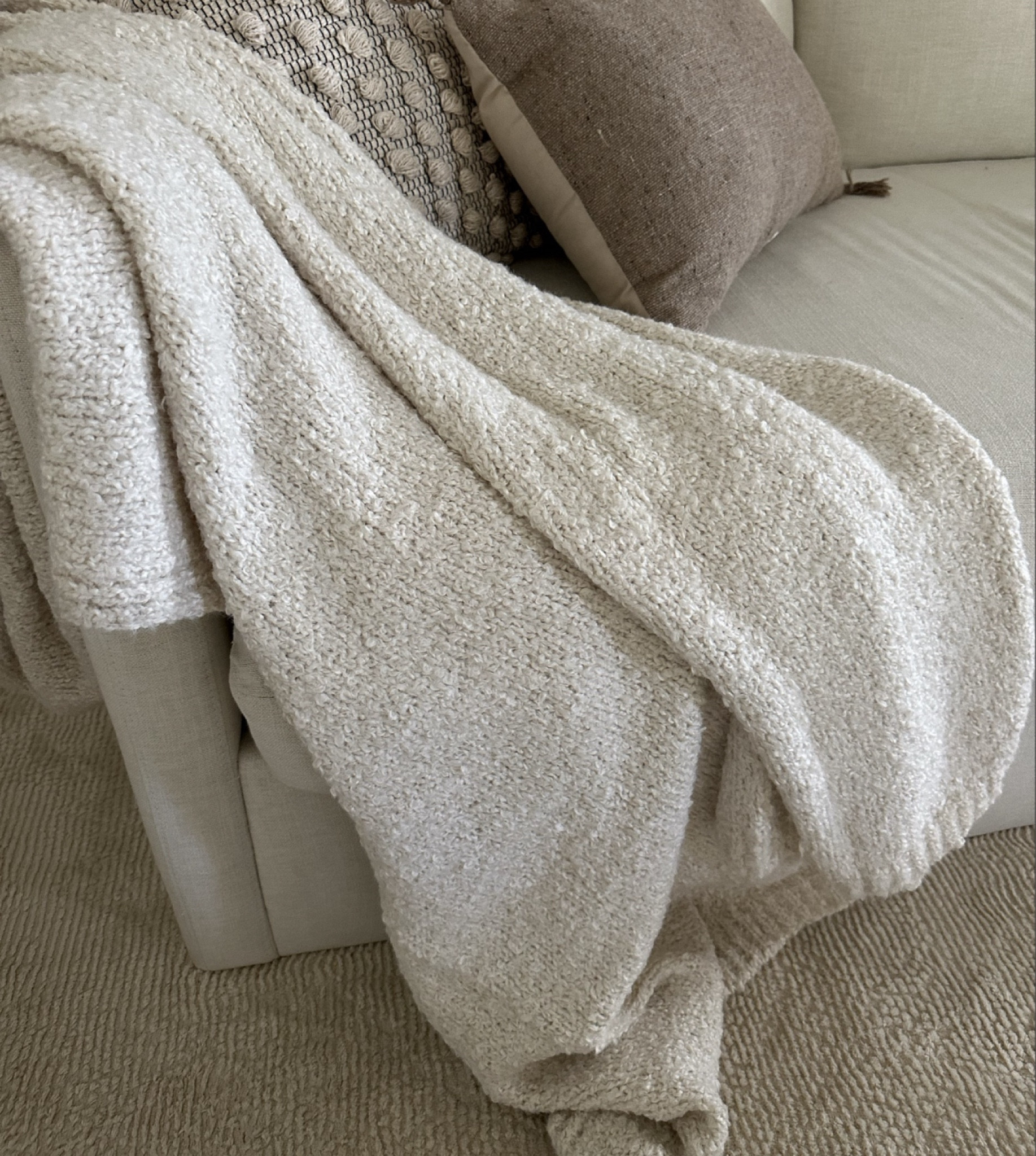 The coziest throw blanket!! Such a pretty texture and SO soft! 

Blankets neutral throws 

#LTKHome #LTKSaleAlert #LTKSeasonal