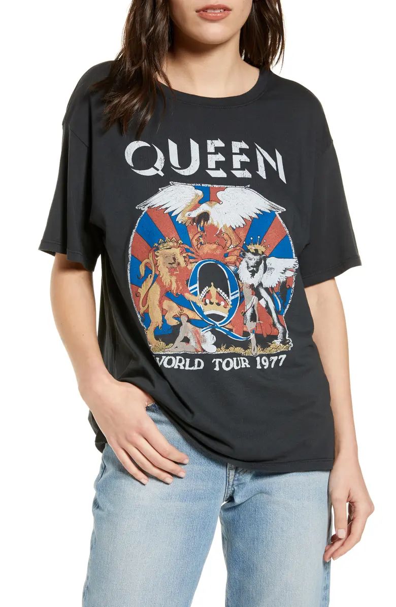 Daydreamer Queen World Tour 1977 Boyfriend Graphic Tee | Nordstrom | Nordstrom