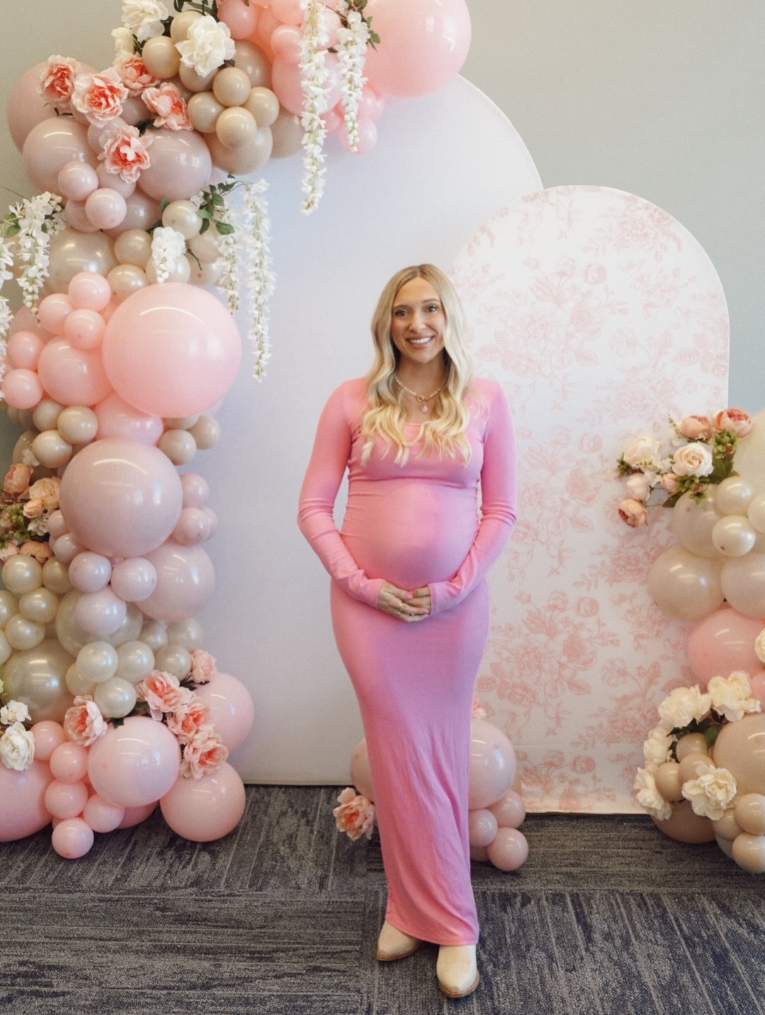 feeling so incredibly loved after our baby shower for Baby Lemons 🫧🧸🥹💓🩰🦢 

huge thank you to @alexis.weatherman, @kaygrace1121, @l.weatherman_, @thebroederfive + julie for for pouring so much love into every detail 🌷 And thank you to everyone who showed up to celebrate and spoil our girl — it truly meant the world to us ✨