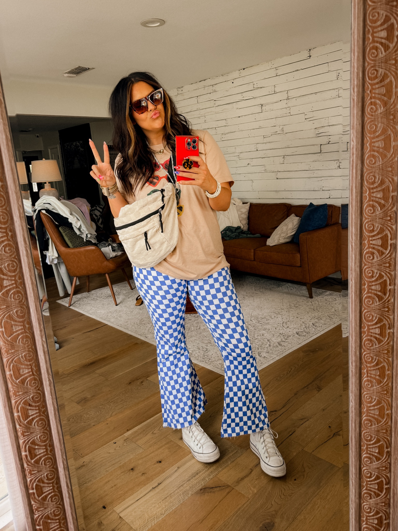 Today’s funk look!
Checkered flare: 14 (cut about 2” off)
Tee: XXL (code: BWC)
High top Converse: Size down 1/2


#LTKmidsize #LTKfindsunder50 #LTKstyletip