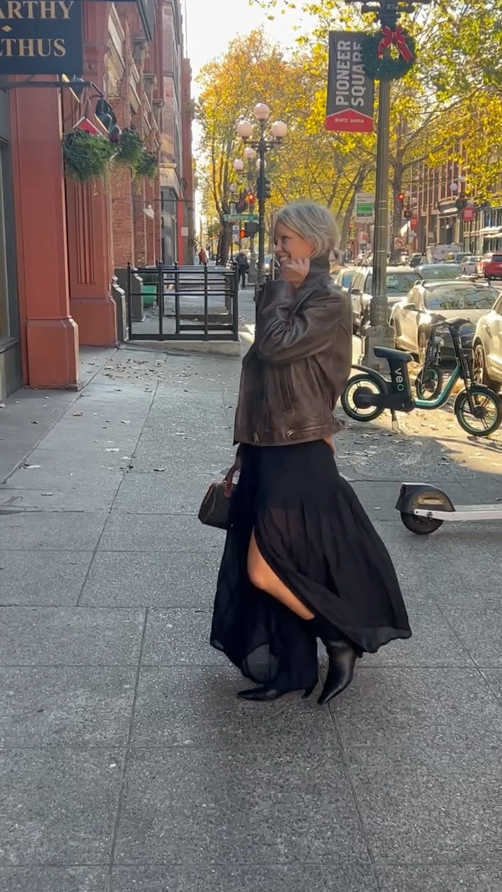 Lady who lunched 🍂

Sweater is Not Monday cashmere and bomber is sold out Banana Republic but linked similar :) 

#LTKVideo #LTKstyletip #LTKshoecrush