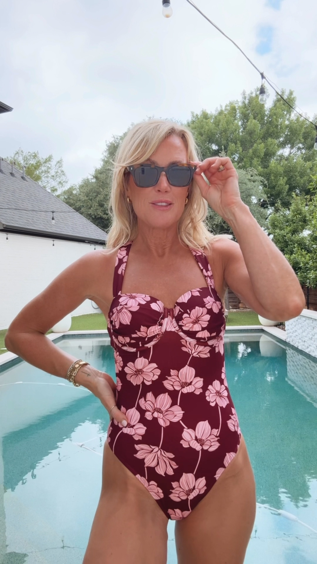 This suit is truly blowing me away! Everything from the fit to the colors, I’m obsessed.

Size: Small

#LTKSeasonal #LTKSwim #LTKOver40