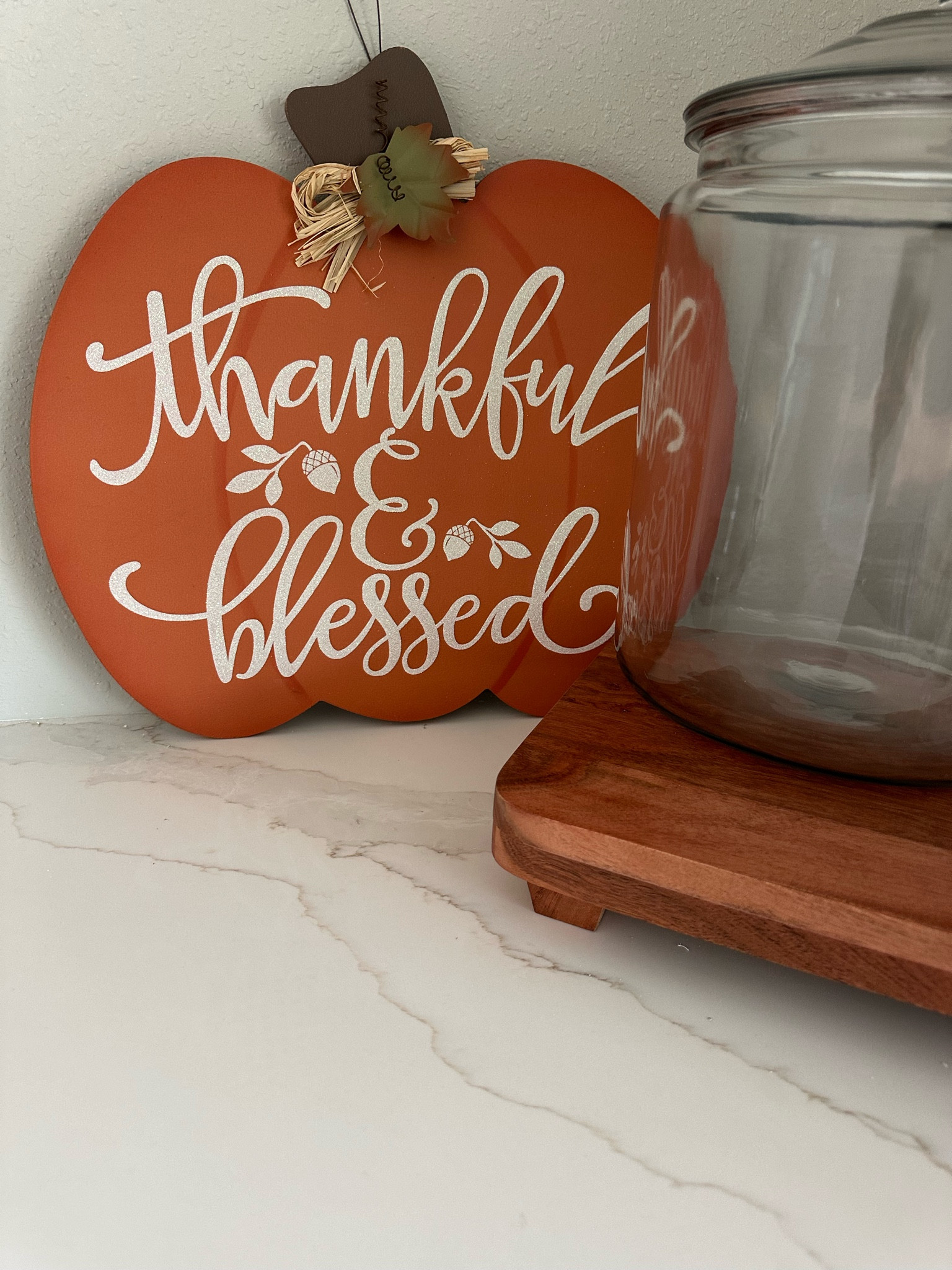 Fall kitchen decor #ltkhome #falldecor 