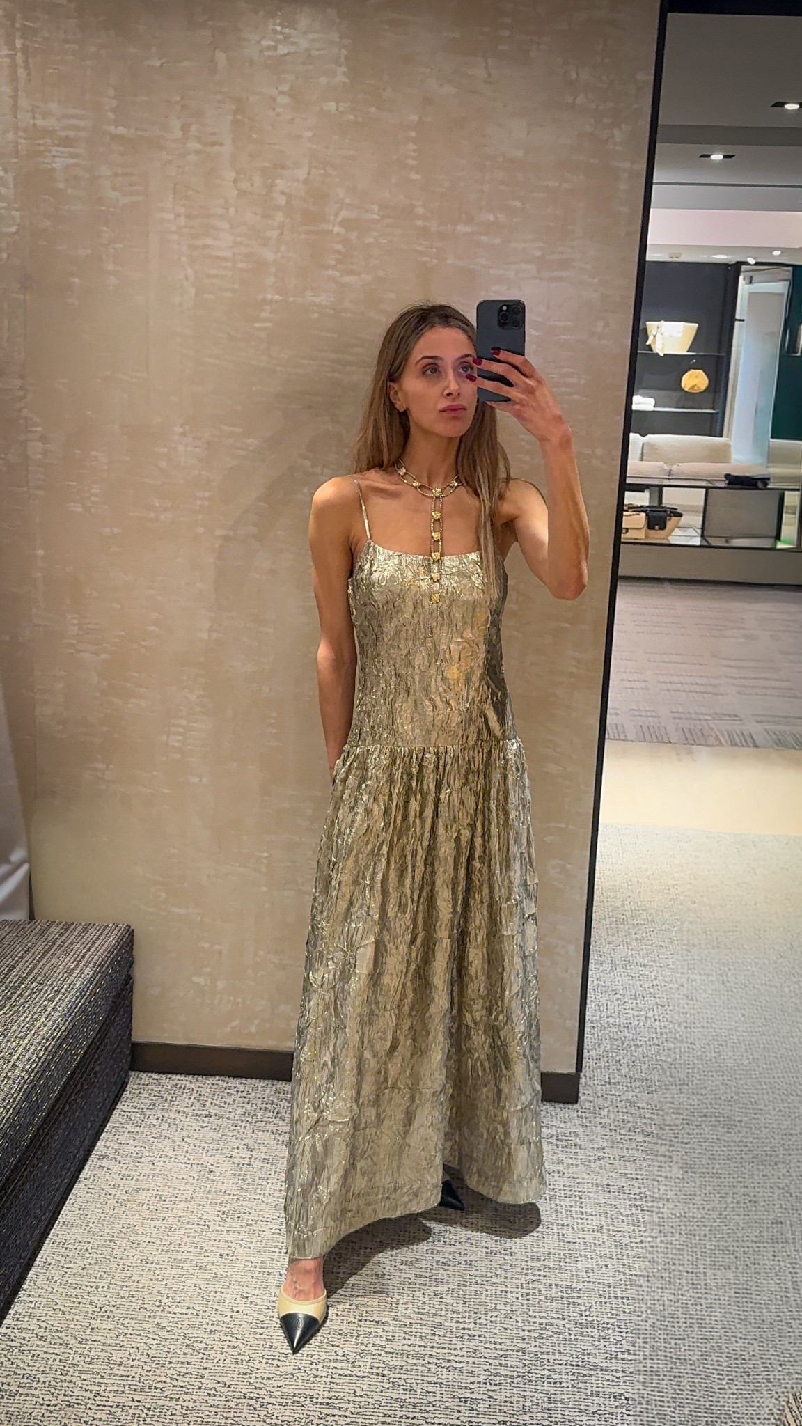 Haute couture Fashion Week  energy ✨ 

This statement dress is made for Paris nights—sparkle, elegance, and effortless glam.

Chanel Fashion Week, always. 🖤 


#LTKdresses #LTKFashionMonth #LTKpartywear