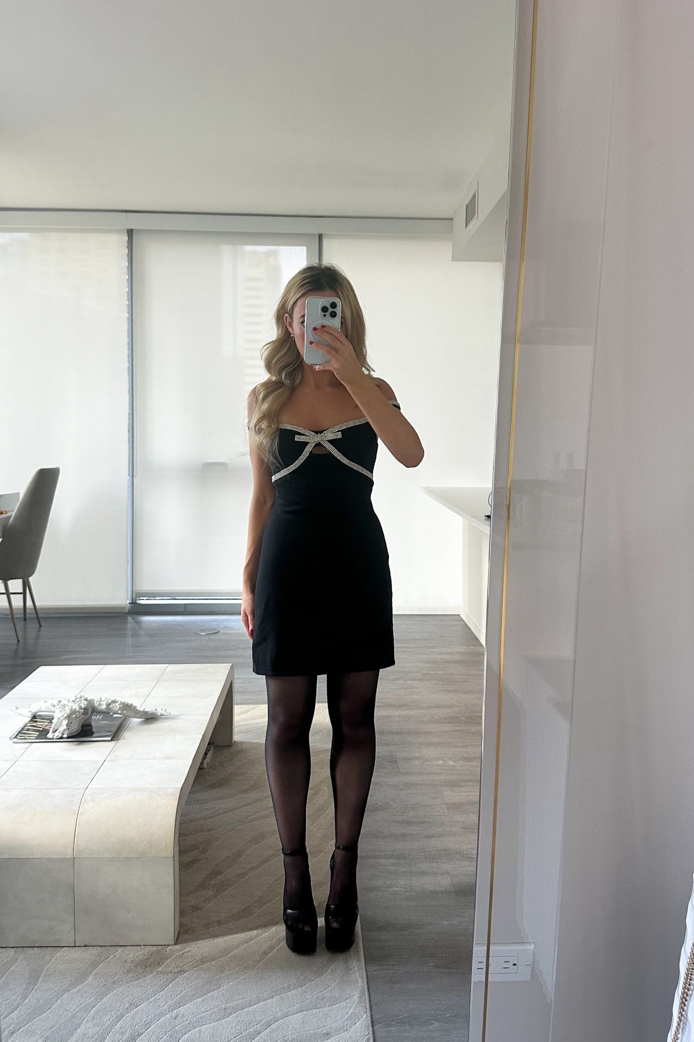 Holiday Party Outfit / New Year’s Eve Outfit 


ootd style fashion, little black dress, holiday party, Christmas party outfit women, NYE look, winter party look, holiday outfits women 

#LTKHoliday #LTKootd #LTKSeasonal