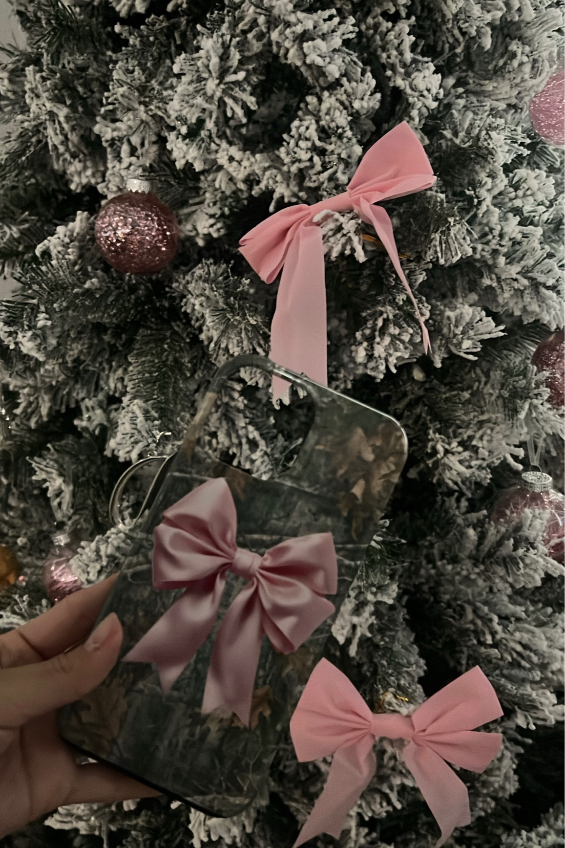 Bow case matching my Christmas tree theme 🎀

#LTKSeasonal #LTKHoliday #LTKbeauty