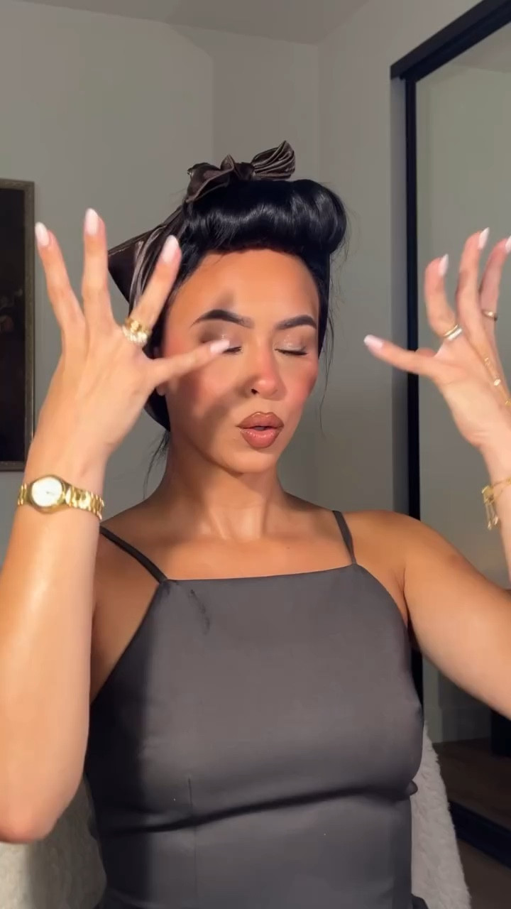 this is so satisfying in so many levels
—
comment “SHOP” for 🔗 to heatless curl rods

https://liketk.it/4RzeJ