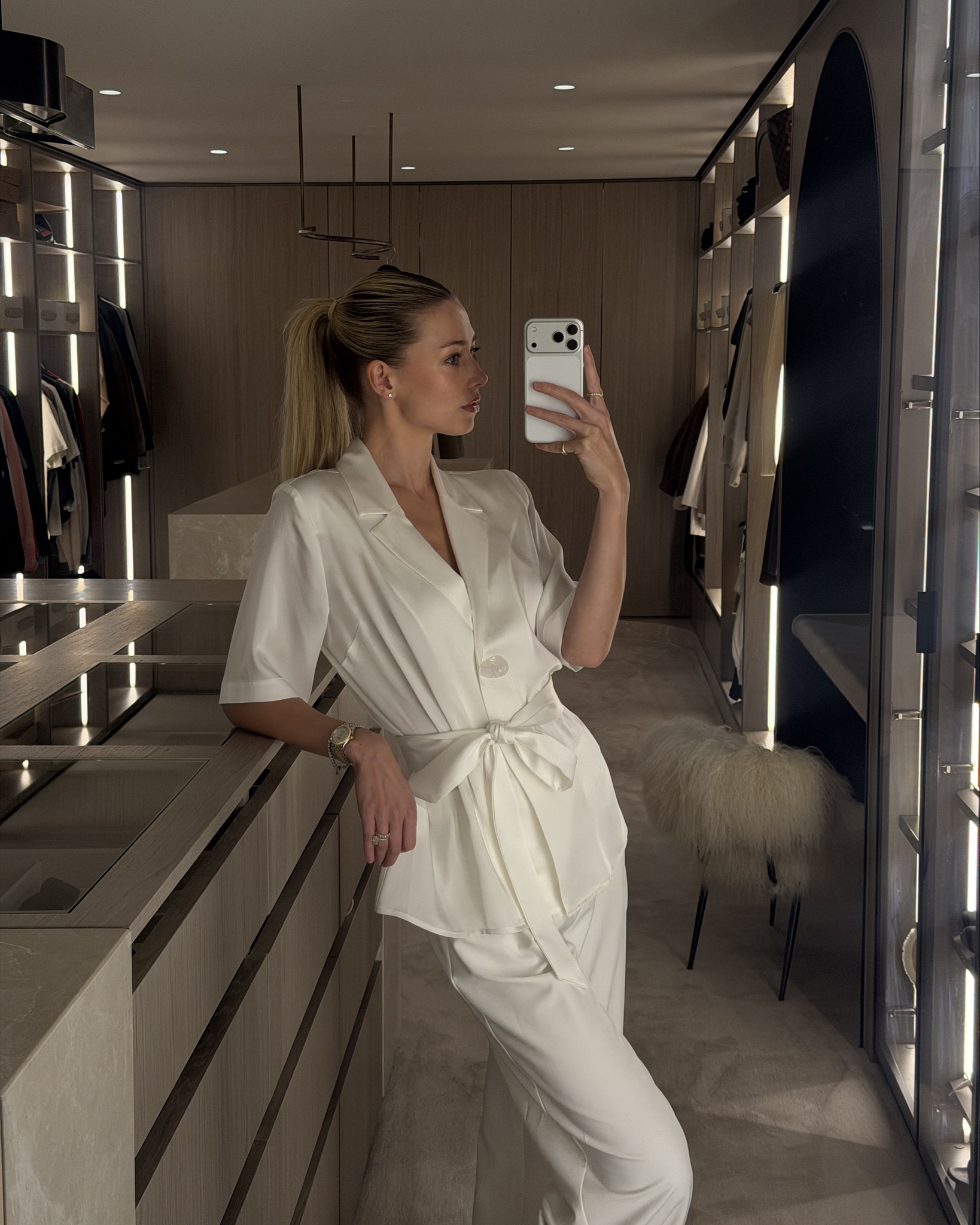 Iconic white, from day to night 

#LTKautumn #LTKaustralia #LTKdatenight