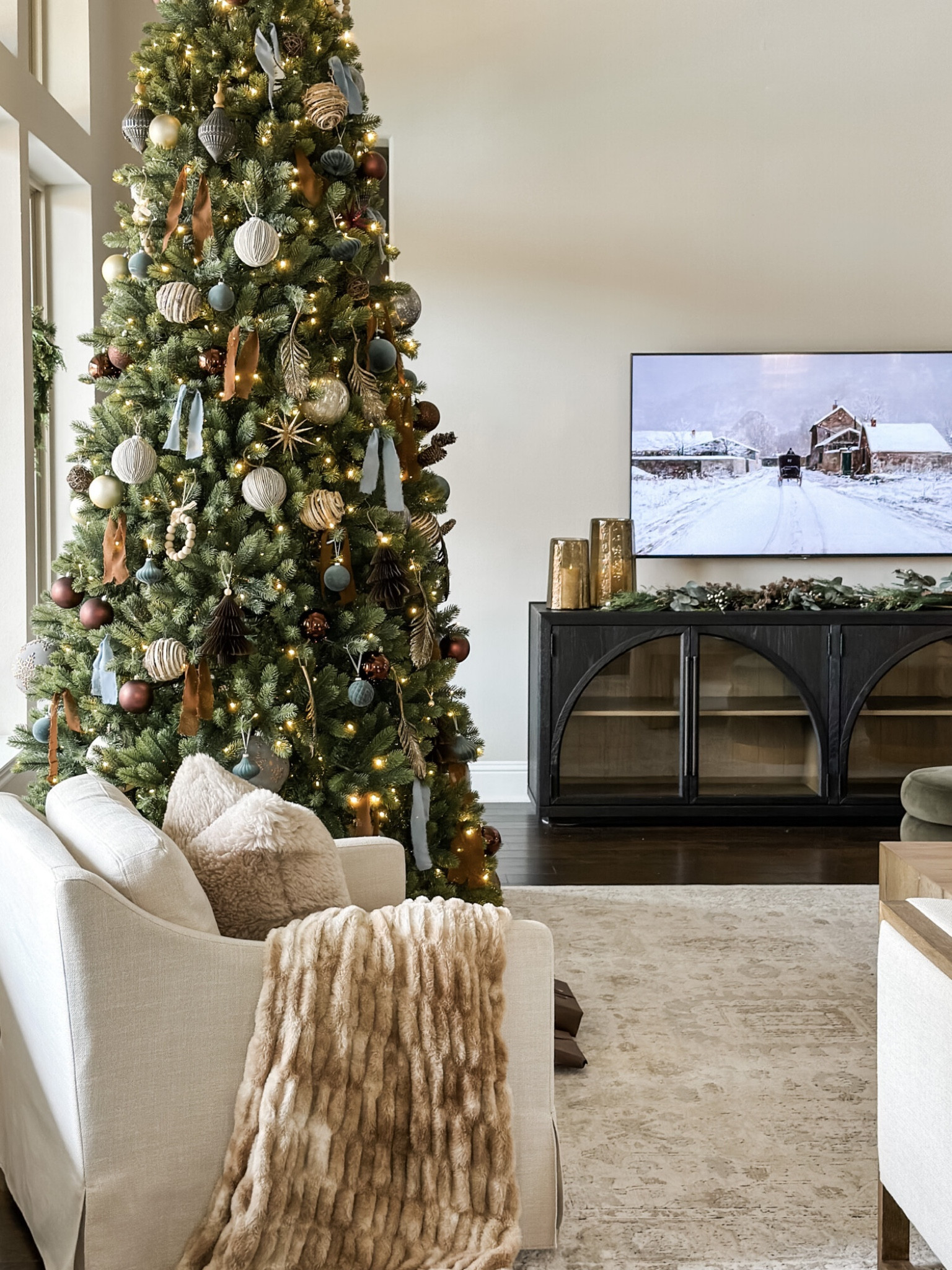 Holiday living room inspo

Christmas decor  Christmas living room decor  cozy holiday decor  Christmas tree  Holiday decor  Holiday styling inspo  Beigewhitegray

#LTKHoliday #LTKHome 

#LTKSeasonal