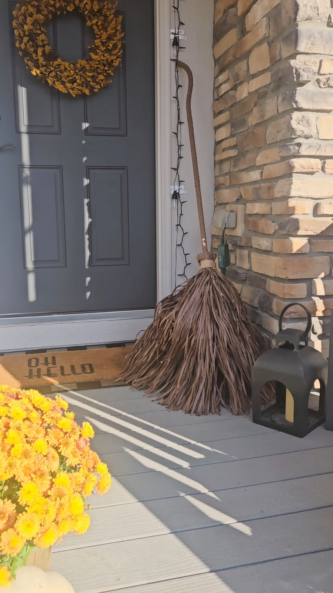 The cutest witches broom from Amazon. It comes with with metal legs to help make it sturdier and more full, as well as lights to wrap around the broom. 

#LTKHalloween #LTKHome #LTKSeasonal