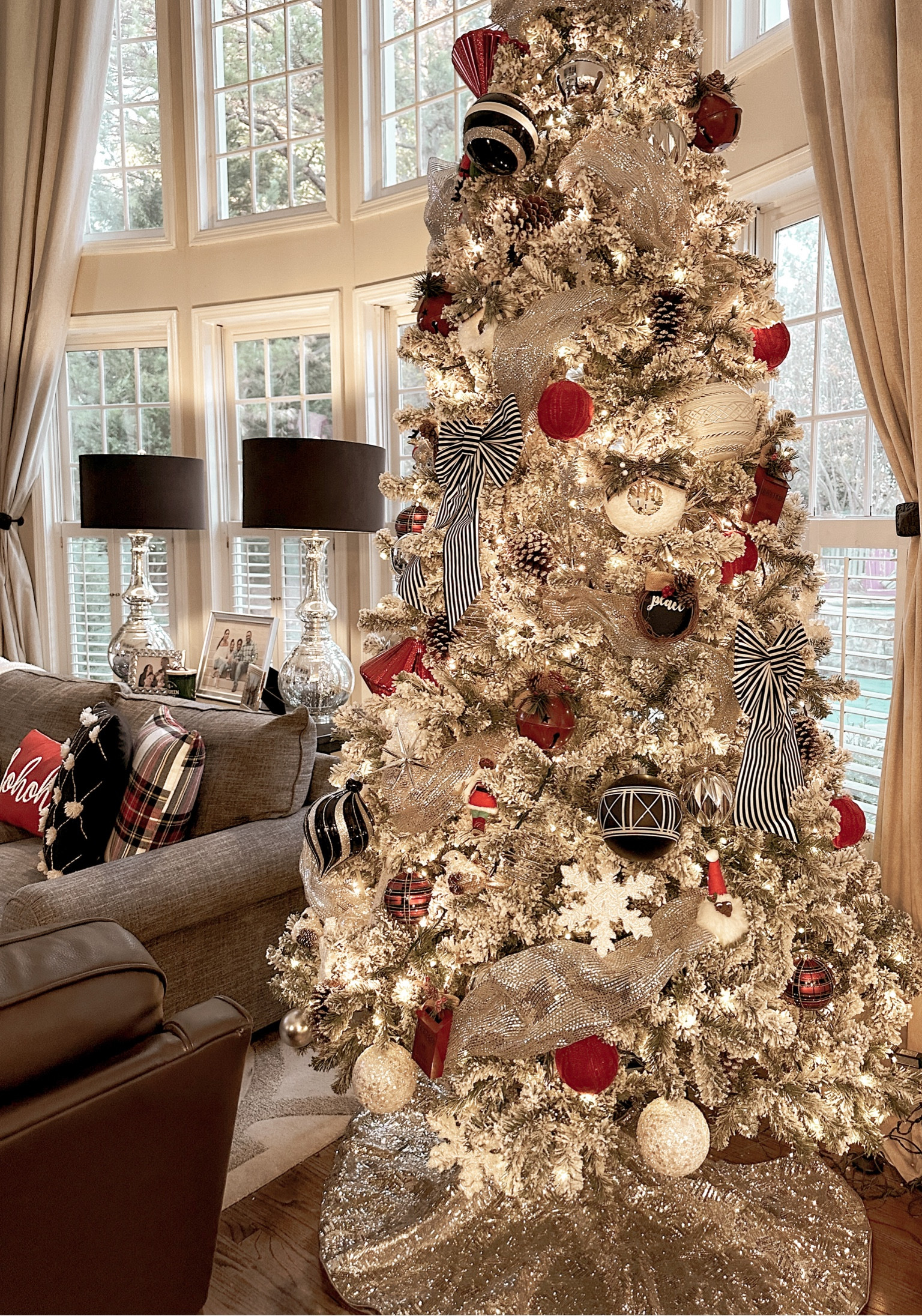 It’s Christmas Time 🎄
#christmasdecor #homesweethome #christmasdecorating #thischristmas 

#LTKSeasonal #LTKHoliday #LTKstyletip