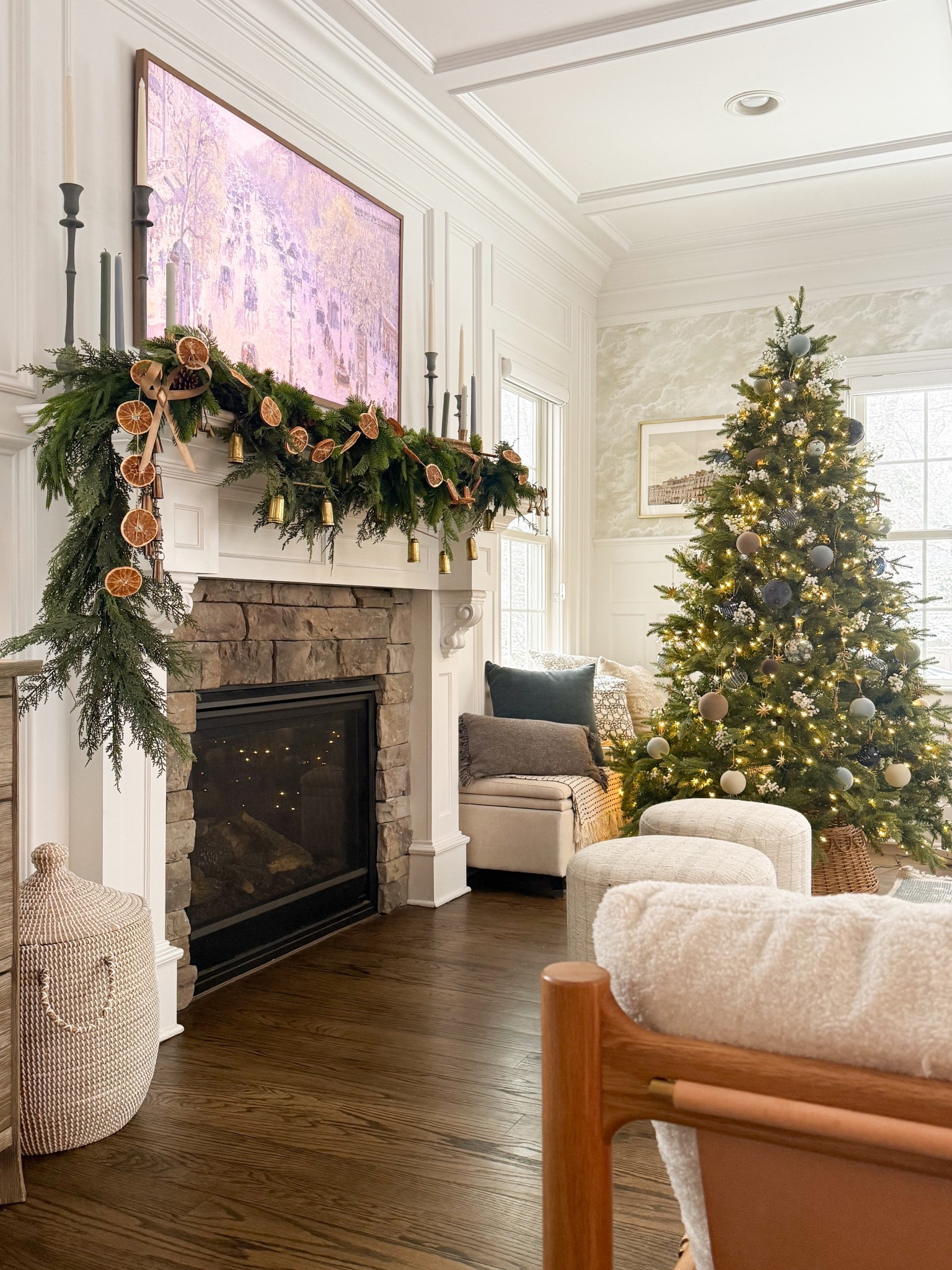 Happy Christmas Eve! A few festive moments around the home ✨