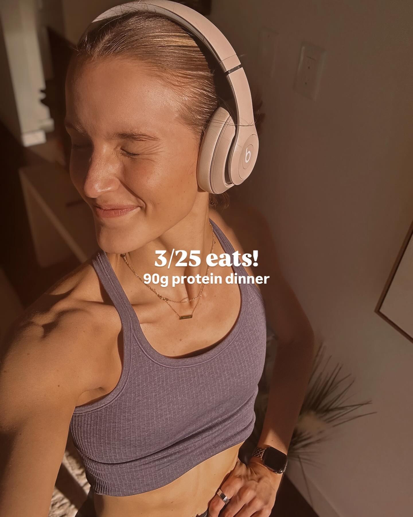 3/25 din!!!

👇🏻👇🏻

YES, protein can look n taste yummy!!!!!

🍝  DINNER

Barilla Protein Plus Rotini - 10g/serving
GreenWise Hot Chicken Sausage - 16g/link
Parmesan Cheese - 9g/serving
Spicy Carbone Vodka Sauce - 2g/serving

🍦 CREAMI

Isopure Vanilla Whey - 25g/serving 
Fairlife Lactose Free Milk - 13g/cup
(& I use SF Vanilla Pudding Jello-O and toppings for some flavor flav!)

Enjoy!!! 😊😊