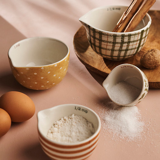 Plaid Stoneware Measuring Cups | Terrain