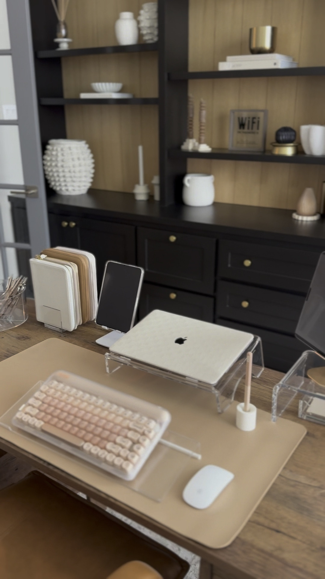 Office refresh 🥰🥰  #workfromhome #officedecor 

#LTKSaleAlert #LTKHome #LTKVideo