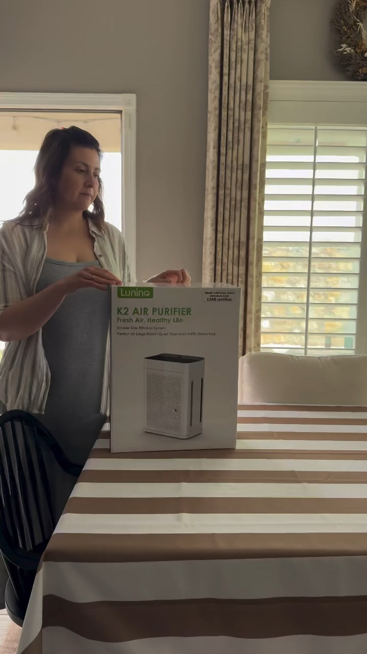 Living with seasonal allergies and in the desert with high winds and dust a @lunino.us air purifier is a must! It helps keep our air clean so we can breathe easy! Its light and compact size makes it easy to move from room to room. Swapping out the filter is a breeze and I love the option to add essential oils. 
Features like the real time air quality, various speed settings and the lock function are just a few other things I love about it. 

You can find the link in stories and bio

#lunino #airpurifier #cleanair #cleanhome #breatheasy