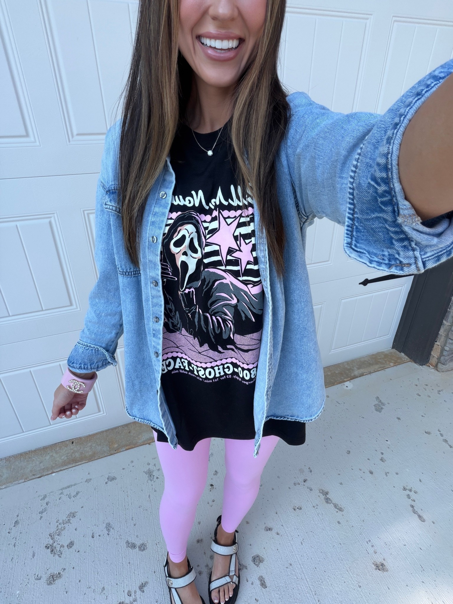 The cutest Halloween graphic tee at only $12! 🎀🎀🎀

#LTKgrwm #LTKmomlife #LTKootd