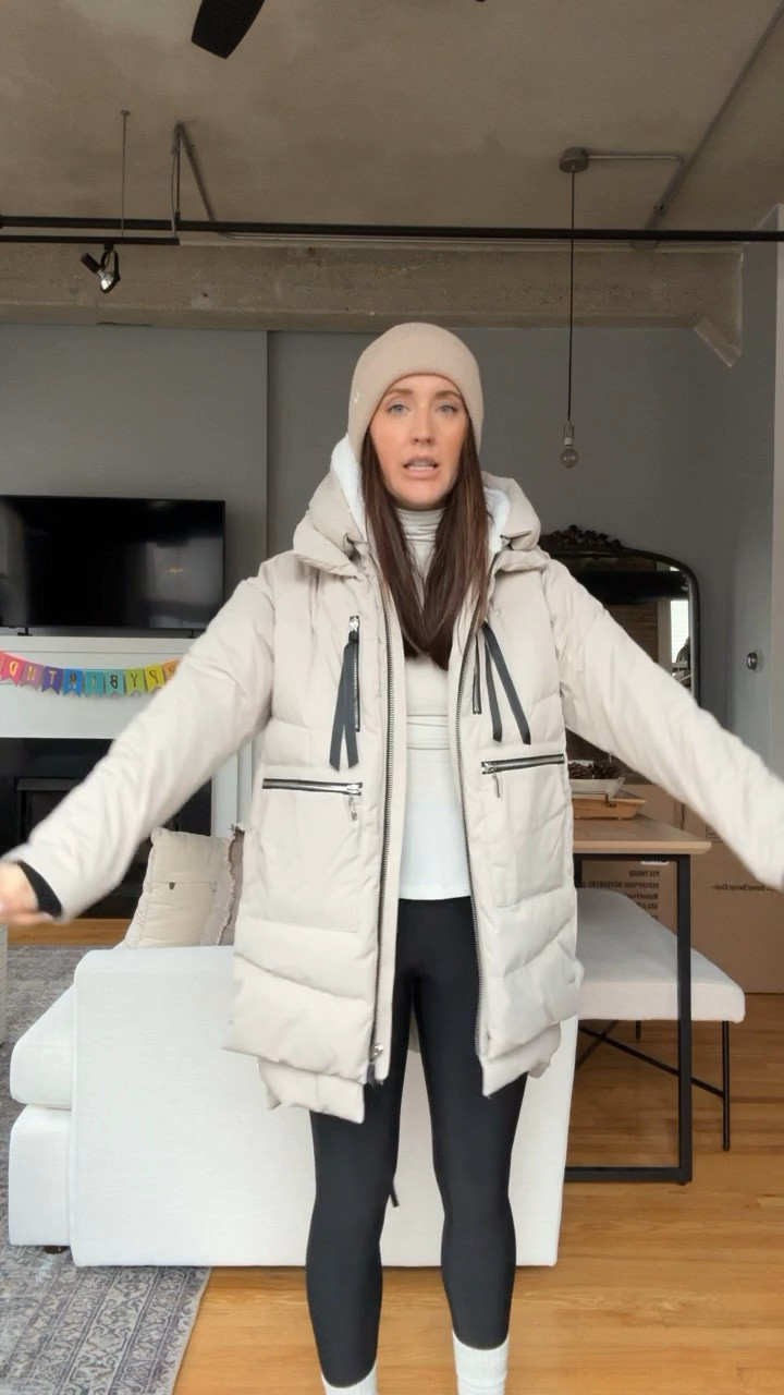 On sale for under $100!!!! Amazon parka look for less! Very functional, warm and has lots of pockets/zippers. I sized up to a small. I’ve worn this one skiing before Apres Ski outfit 


#LTKSaleAlert #LTKSeasonal #LTKActive