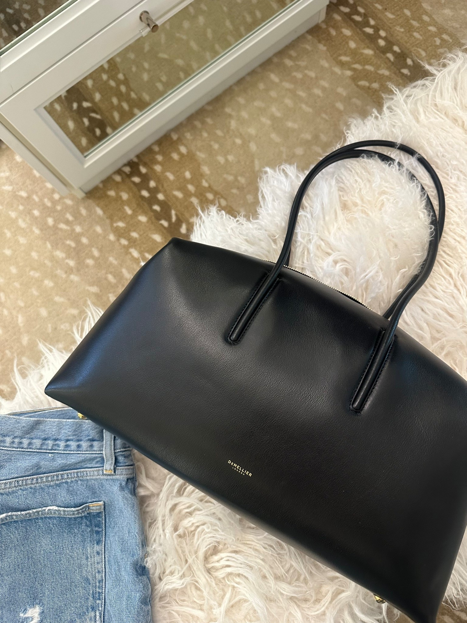 The best roomiest bag. So versatile - reads as a shoulder tote, satchel, top handle…. Genius. 