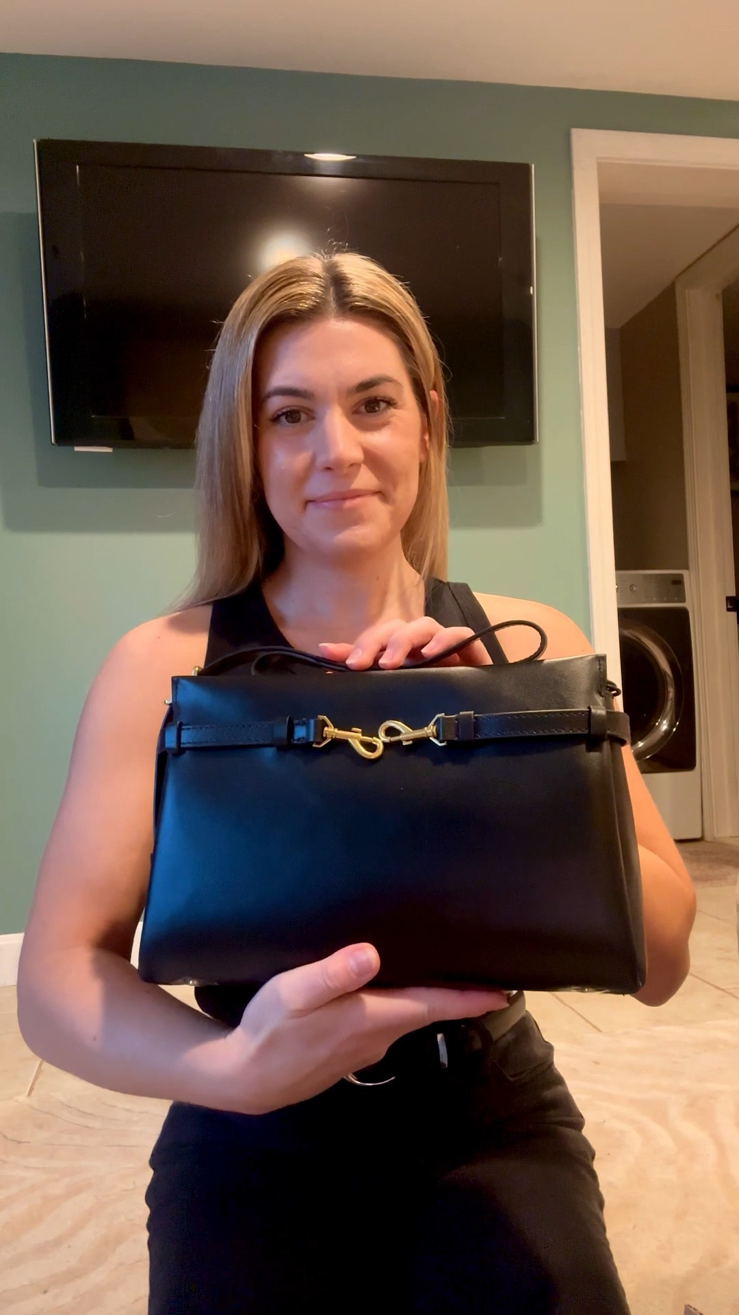 Handbag of my dreams … got myself a little holiday gift from me 😆 she’s perfect for an every day bag and looks amazing for a night out outfit , beautiful leather
#rebeccaminkoff #itgirl #pursee

#LTKSeasonal #LTKootd #LTKHoliday