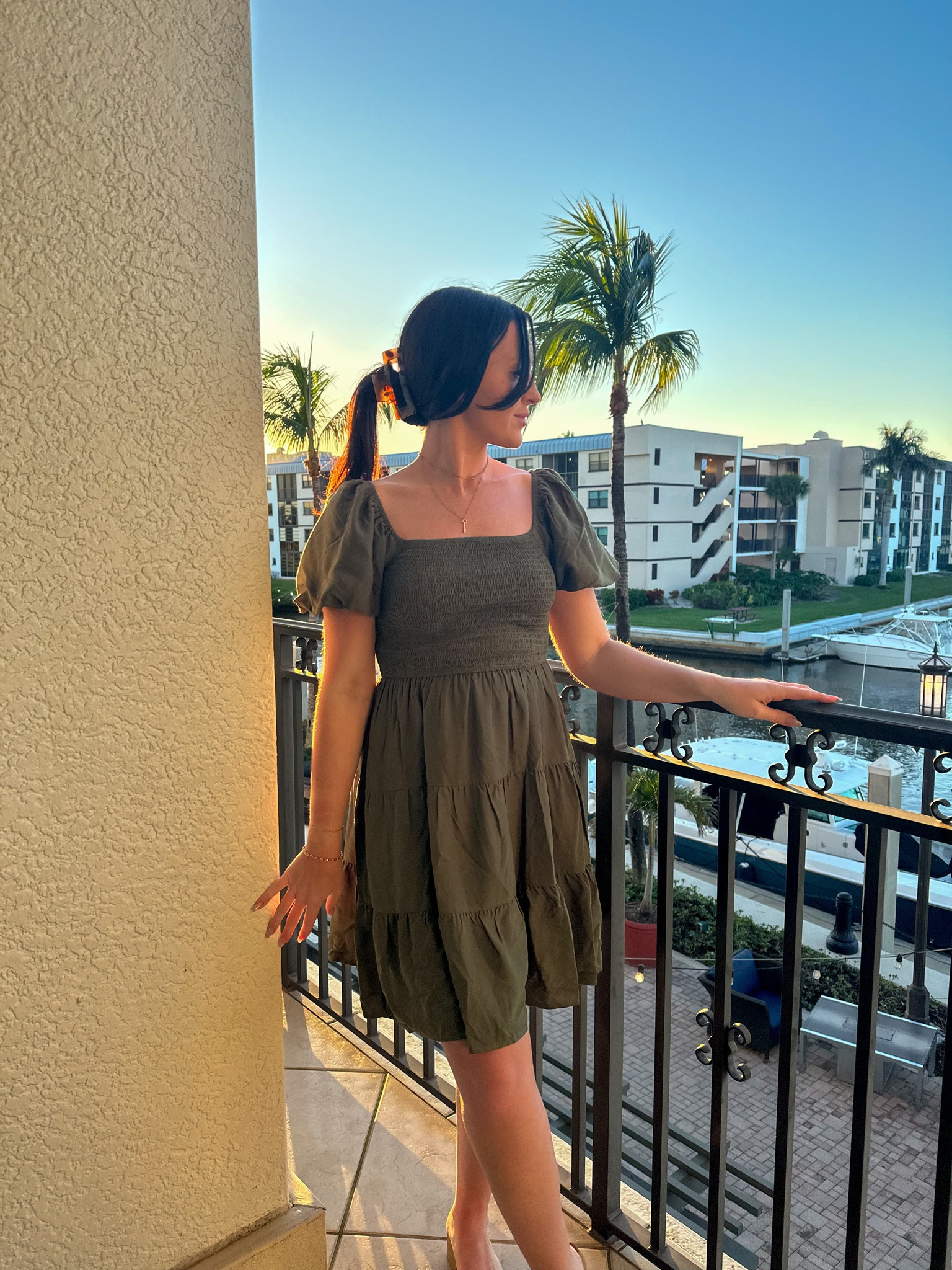 Golden hour glow 

Flowy dress| Amazon fashion| Amazon dress| green summer dress| Florida| vacation outfit 


#LTKstyletip #LTKsalealert #LTKtravel