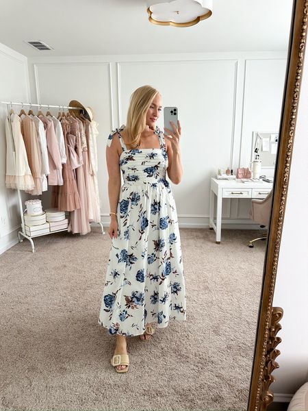 Love the print on this Abercrombie maxi dress! Would be a great option for a baby or bridal shower or upscale summer event! Wearing size small. Spring dresses // summer dresses // shower dresses // Mother’s Day dresses // Kentucky derby dresses // garden party dresses // event dresses // wedding guest dresses// Abercrombie dresses // Abercrombie finds // LTKfashion  

#LTKparties #LTKSeasonal #LTKstyletip