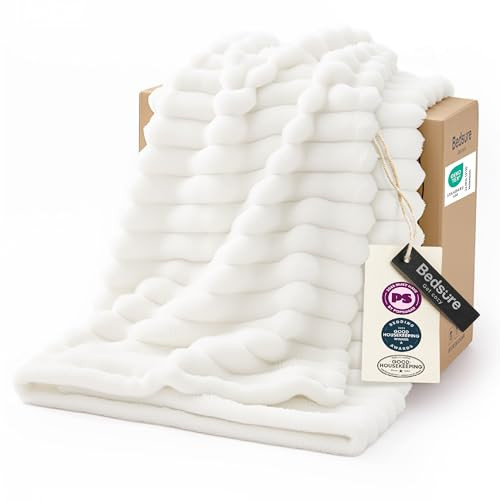 Amazon.com: Bedsure GentleSoft White Throw Blanket for Couch - Mothers Gifts Day Graduation Teach... | Amazon (US)