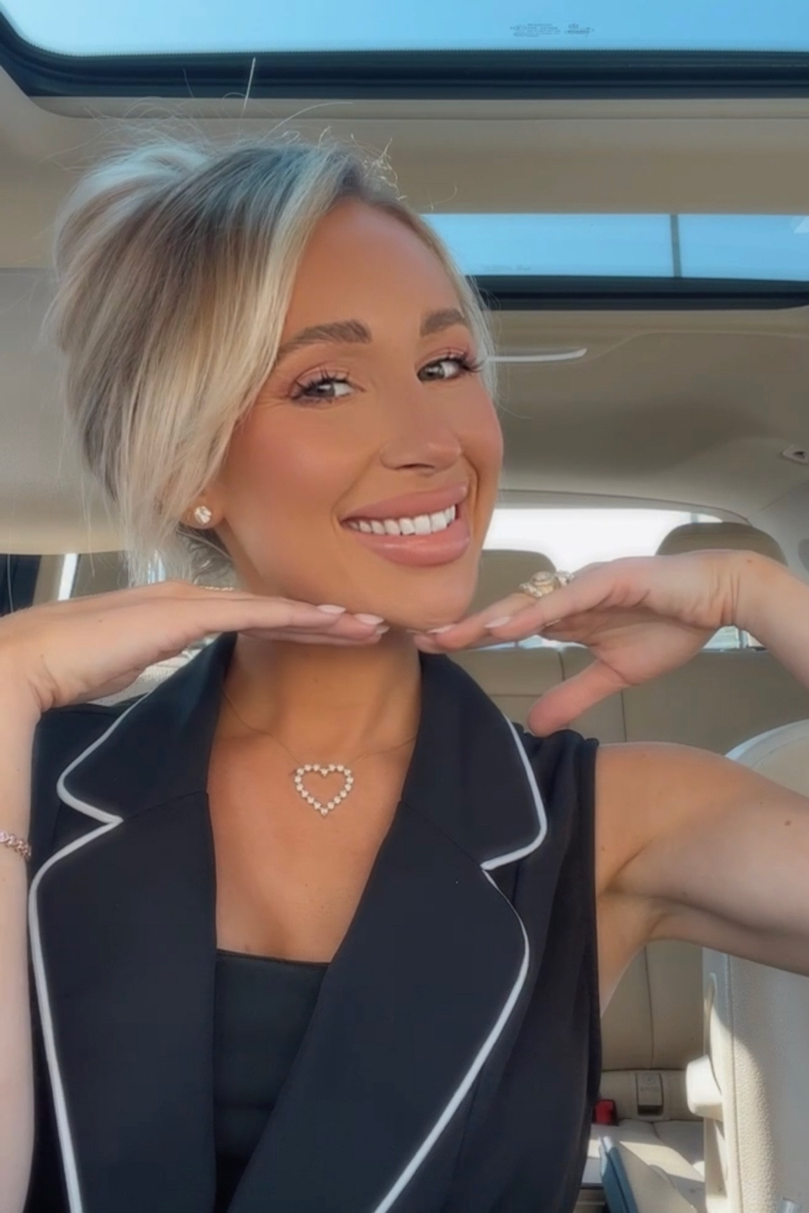 Liner: Pillow Talk
Lipstick: Kim KW
Gloss: LAX


#LTKunder50 #LTKbeauty #LTKsalealert