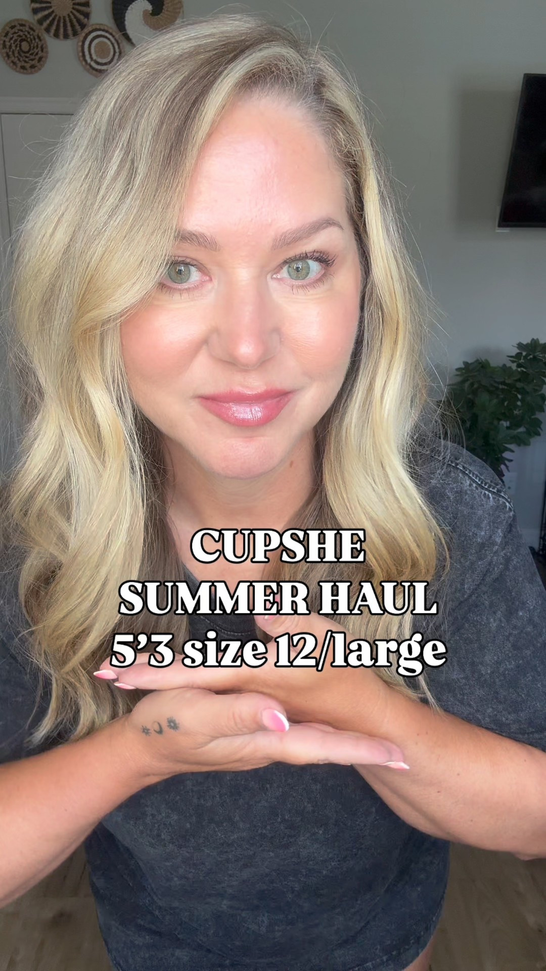 Size large in everything 

#LTKMidsize #LTKStyleTip #LTKOver40