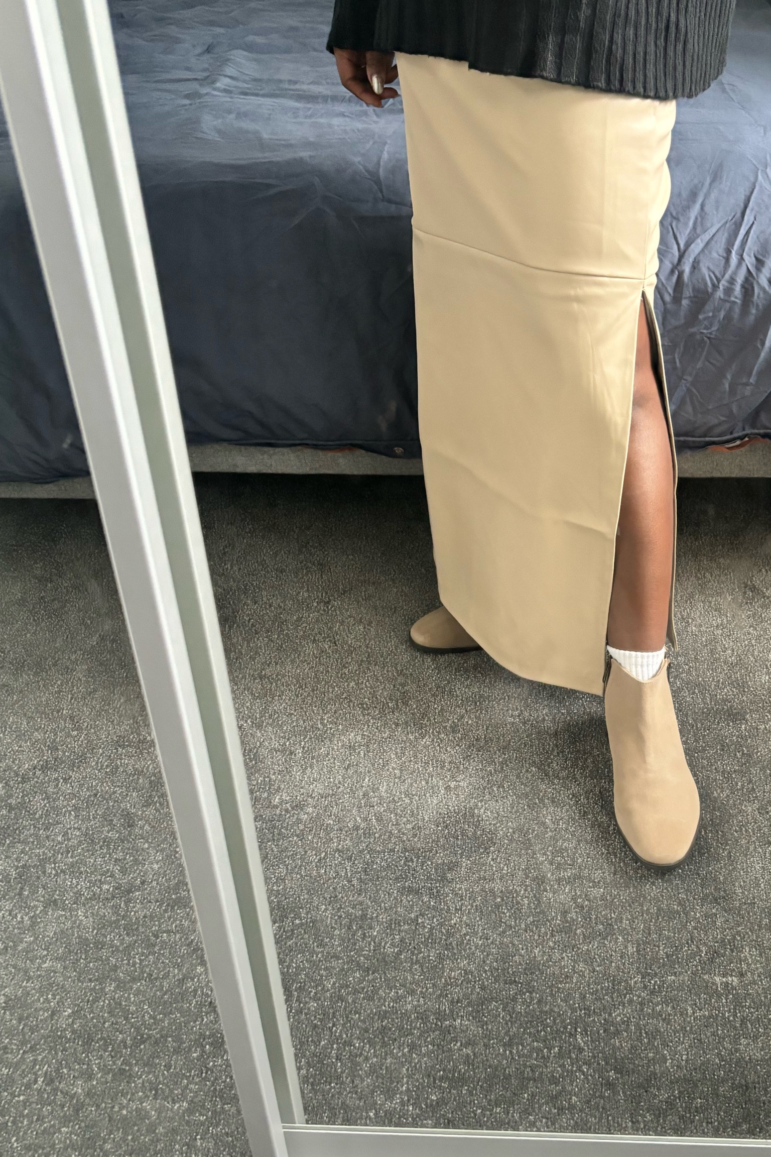 A comfy and stylish maxi leather skirt in cream #ltkfinds

#LTKstyletip