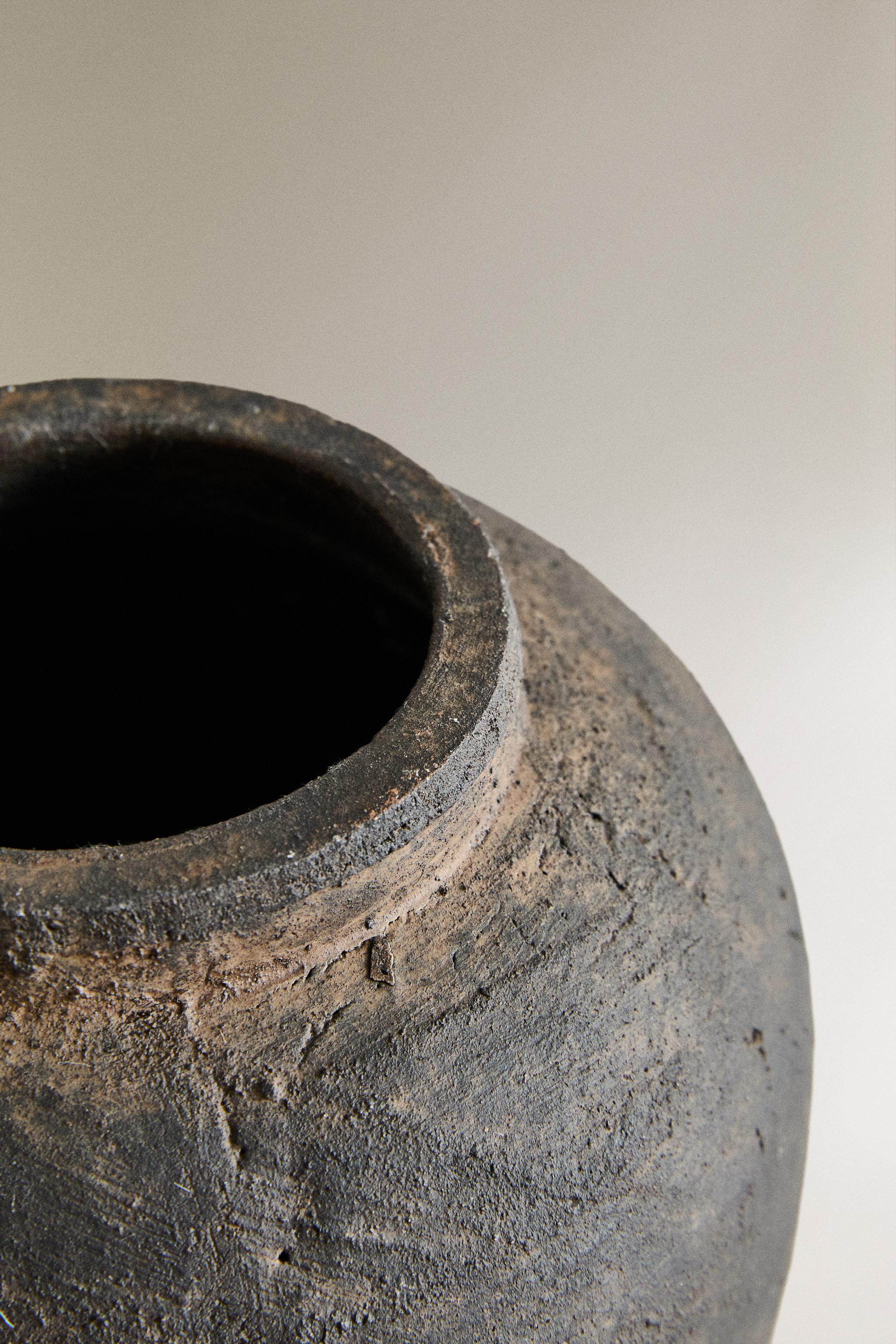 DISTRESSED TEXTURE CERAMIC VASE | Zara US