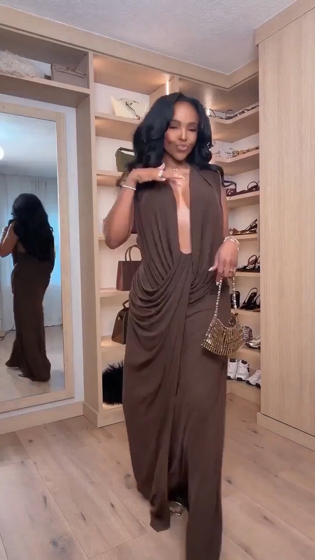 Scroll to shop this rich neutral moment 🤎

This draped chocolate maxi is effortlessly flattering and perfect for date night, vacation dinners, or an elevated evening look.

📏 Measurements: 5’4”, 140 lbs, 34D bust, 27” waist, 40” hips

Follow me on Instagram and YouTube @kirasfashionfinds 


#LTKPetite