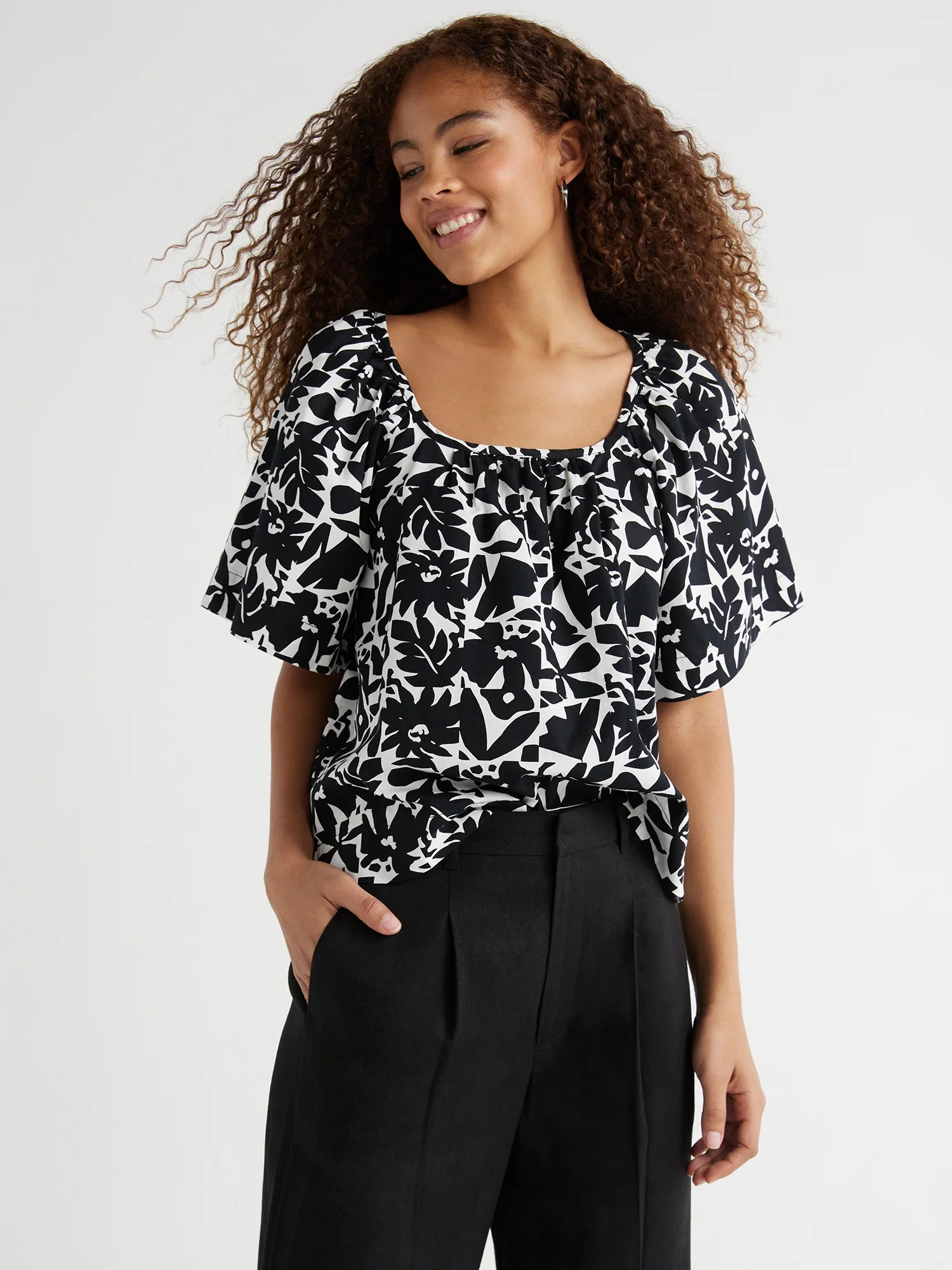 Free Assembly Women’s Square Neck Top with Short Sleeves, Sizes XS-XXL | Walmart (US)