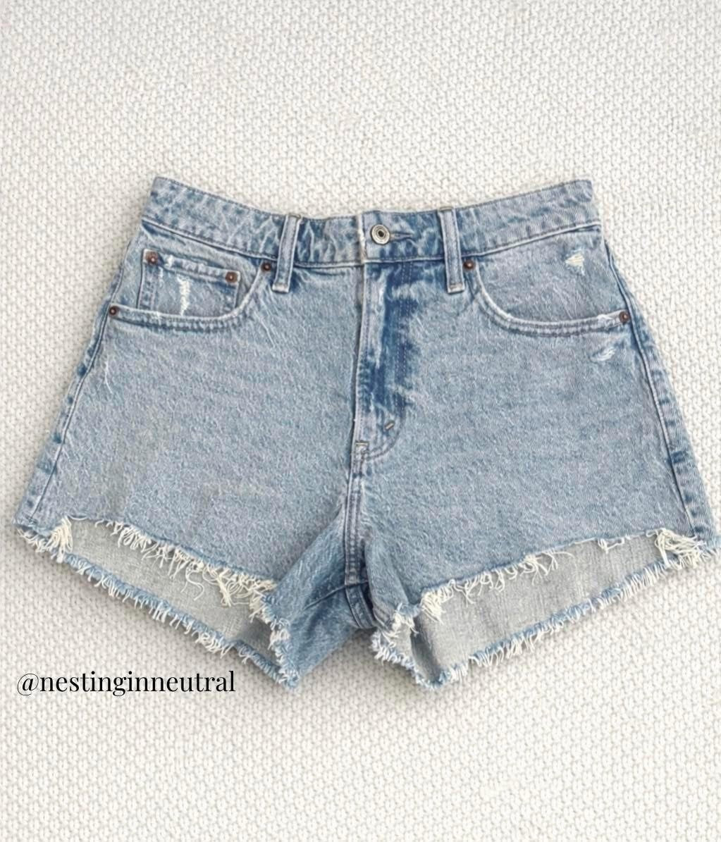HUGE ABERCROMBIE SALE! TODAY ONLY!
My favorite shorts never drop so this is the time to scoop them up! High rise with a 90's vibe! 🙌🏻 A great length for middle aged gals like me who still want to be on trend but stay comfortable!

#LTKTravel #LTKSeasonal #LTKSaleAlert