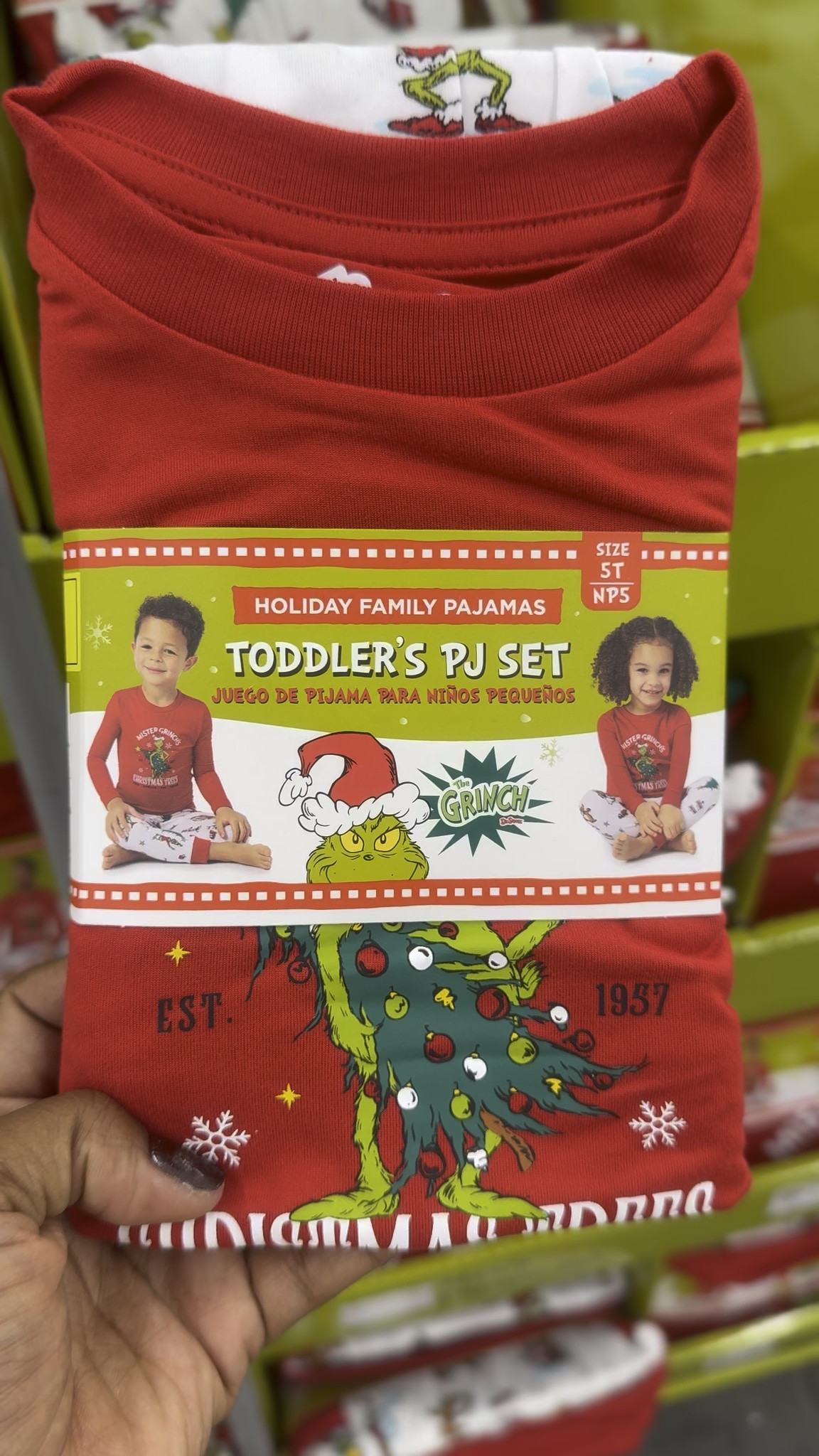 THE GRINCH EVERYTHING! 😂 From Christmas pajamas and coffee mugs to the cutest decorations and cozy blankets, I WANT IT ALL! 💚

🛍️ SHOP ALL MY GRINCH FAVORITES ON MY LTK!

#Grinchmas #GrinchLover #HolidayShopping #LTKFinds