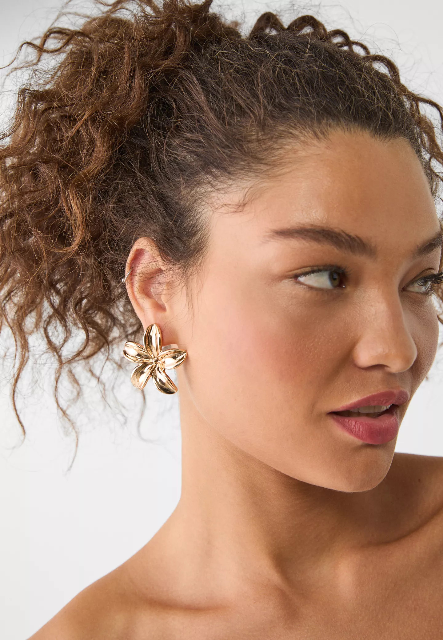 Flower earrings | Stradivarius (UK)