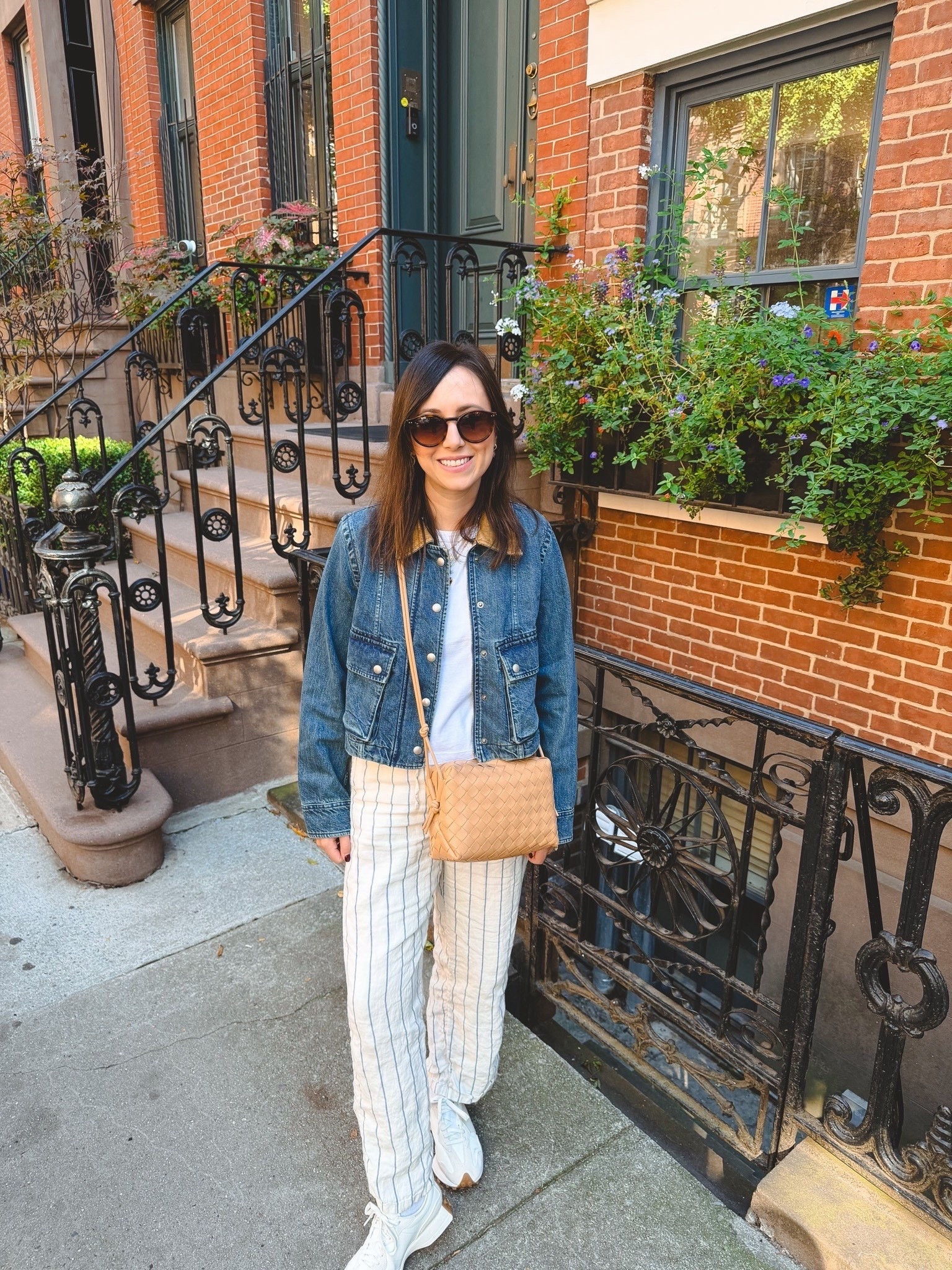 The cutest trapeze denim jacket! Obsessed with the corduroy collar for fall! 




#LTKSeasonal #LTKootd #LTKFindsUnder100