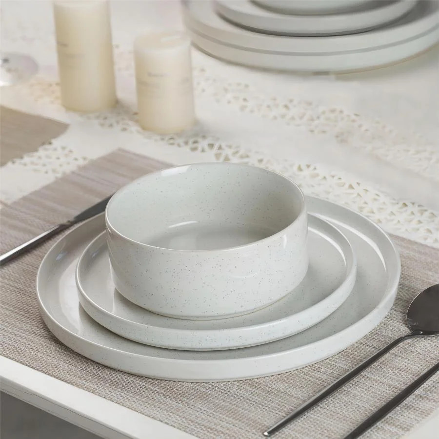 Famiware 12 Piece Dinnerware Set, Stoneware Plates and Bowls Set, Dish Set for 4, White | Walmart (US)