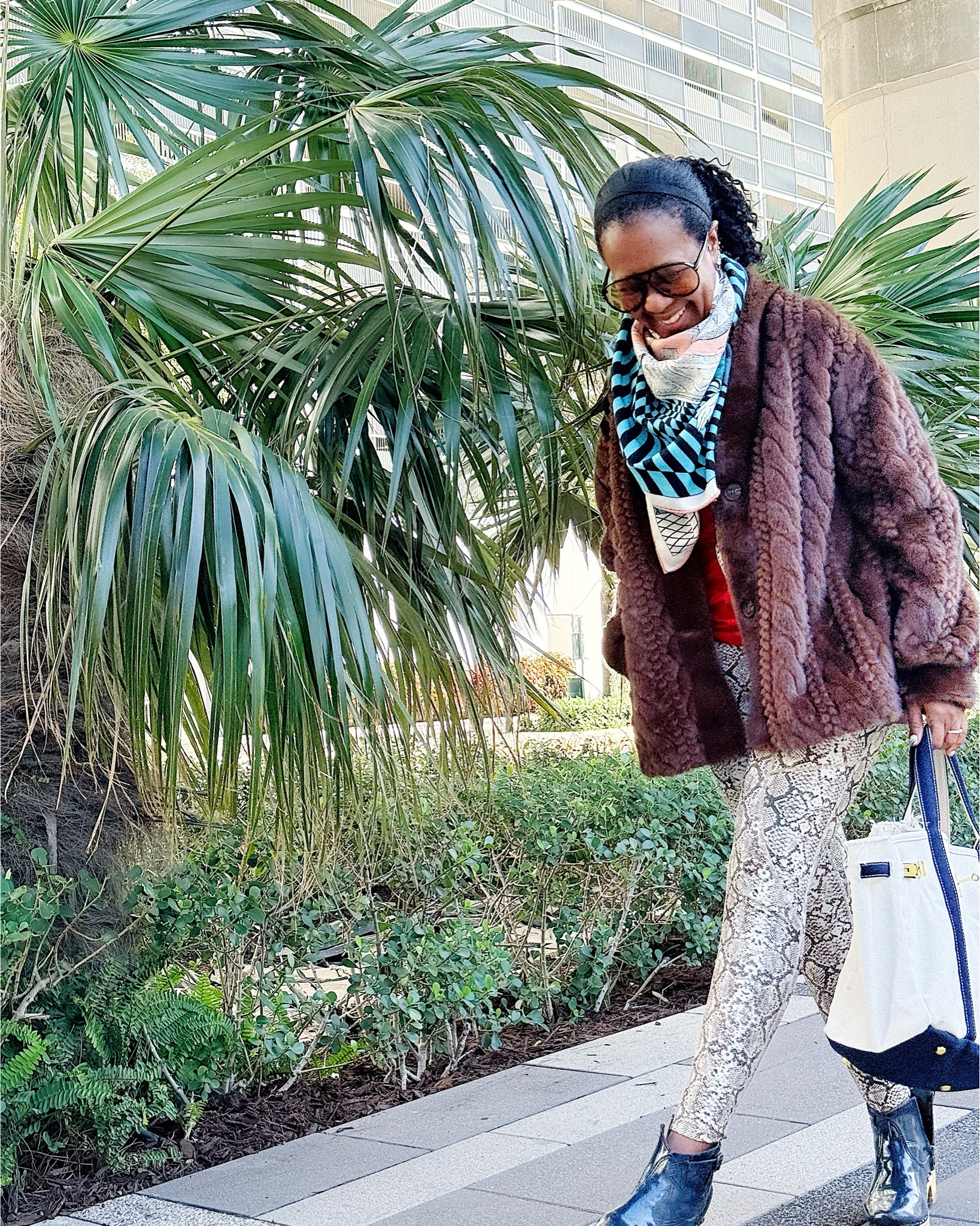 Believe it or not, it’s been cold enough in Miami for faux fur!


#benaar
#benaarla