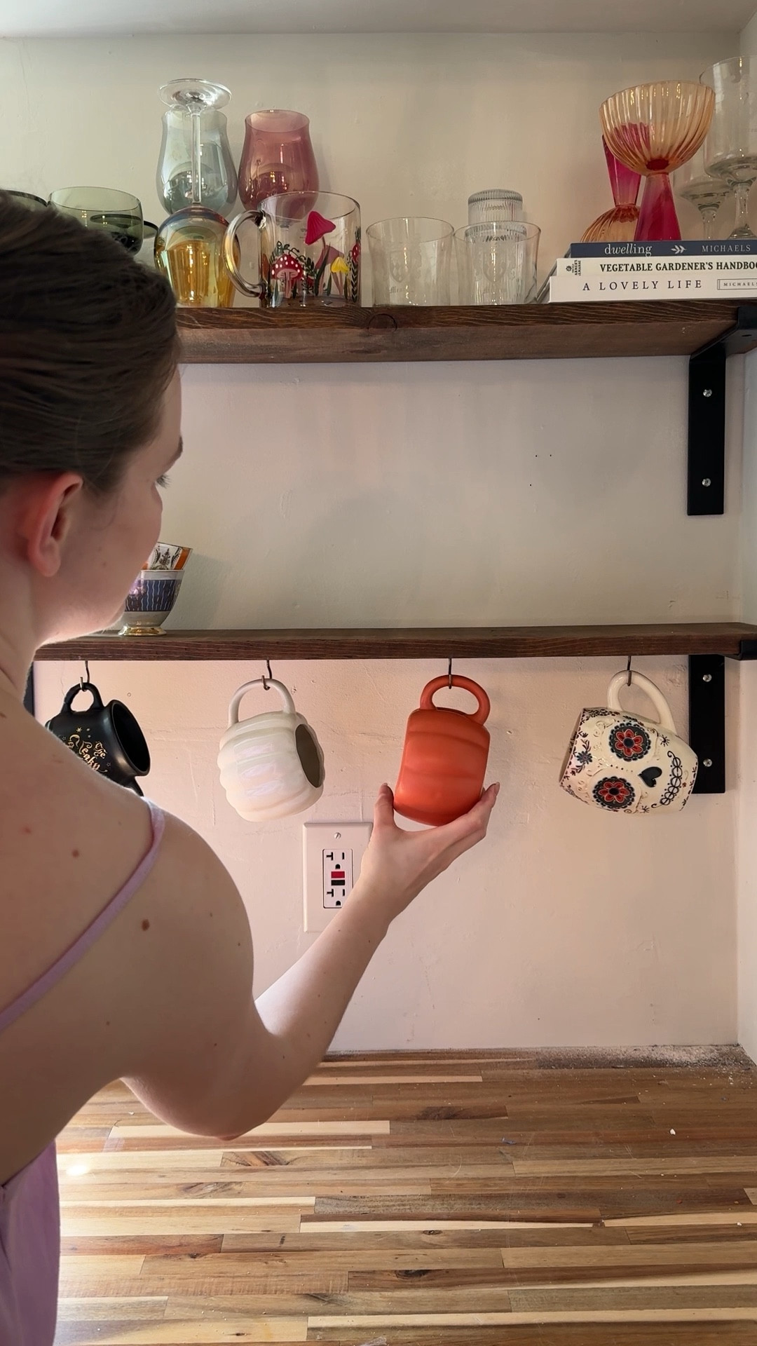 Mug hooks for your shelf are so easy to install!

Kitchen decor hack, mug storage, open shelving, mug decor, shelf hooks, under mount hooks

#LTKHome #LTKFindsUnder50