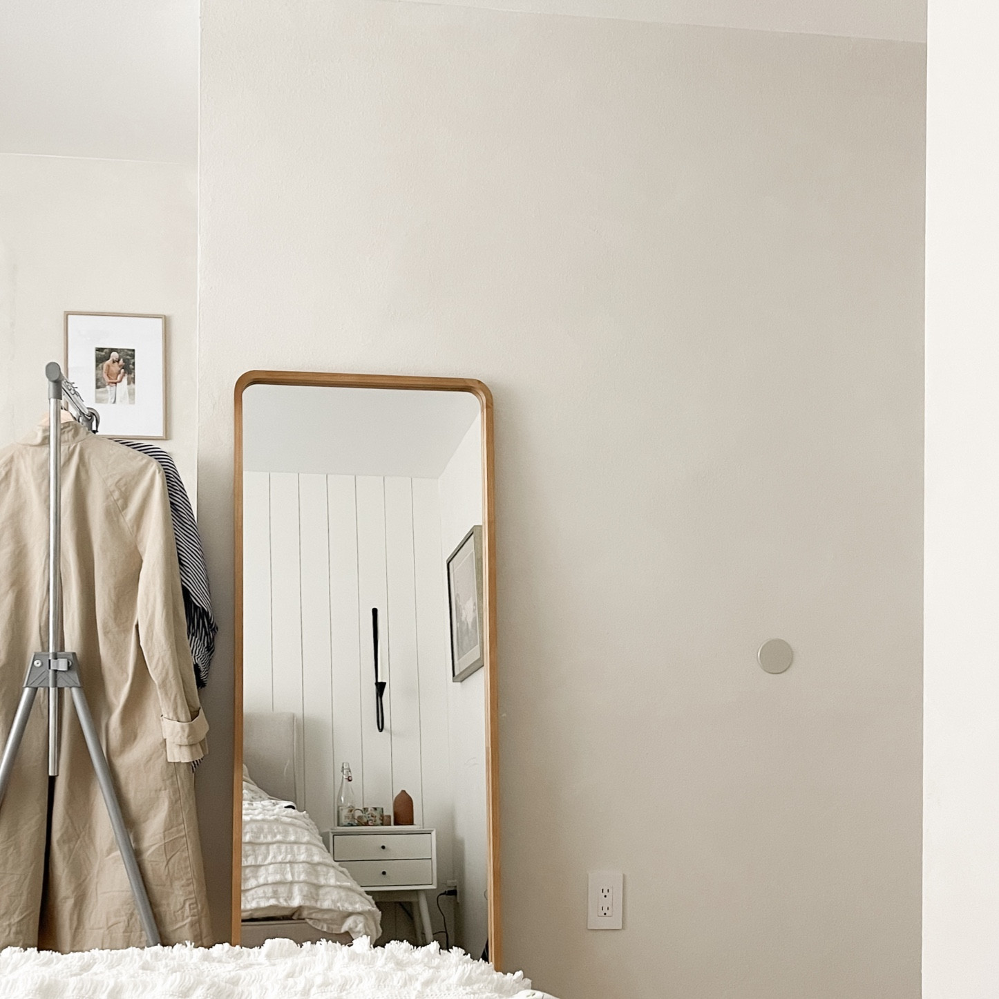 modern mid-century full size mirror. great quality and aesthetic for the price.

#LTKhome