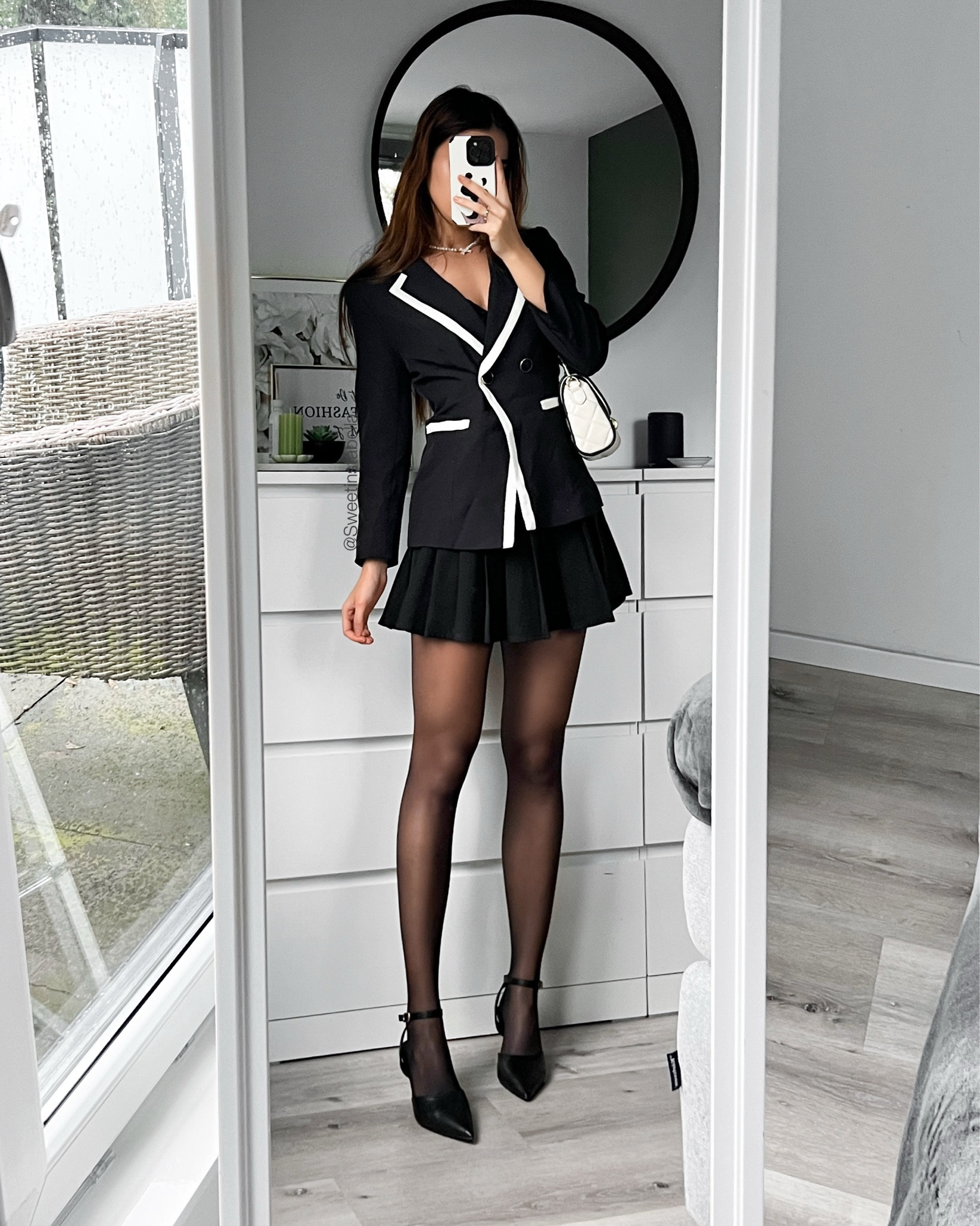 How to style tights - outfit ideas🩷

White tights • black tights • red tights • nude tights • preppy aesthetic • preppy outfits • feminine energy • spring style



#LTKshoes #LTKstyletip #LTKspring