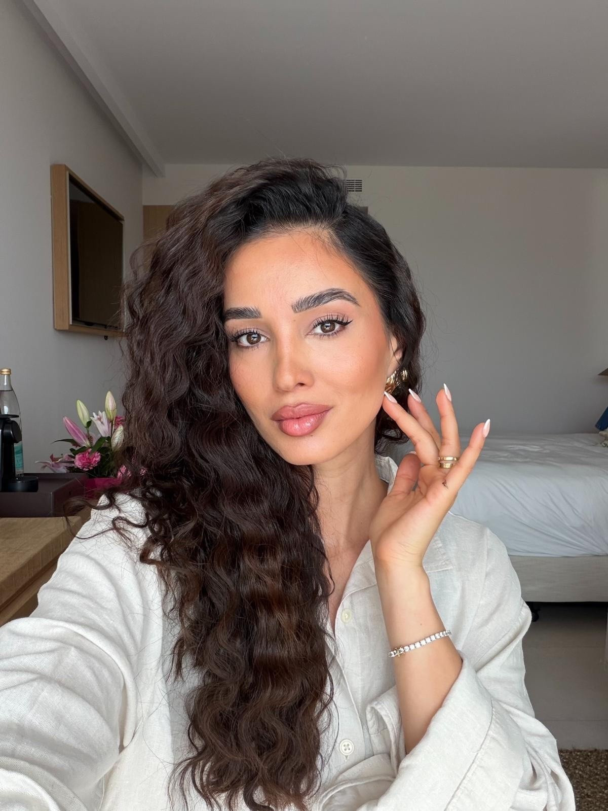 so many of you have been asking what I used to create these waves 🤍

#LTKbeauty #LTKdeutschland #LTKeurope